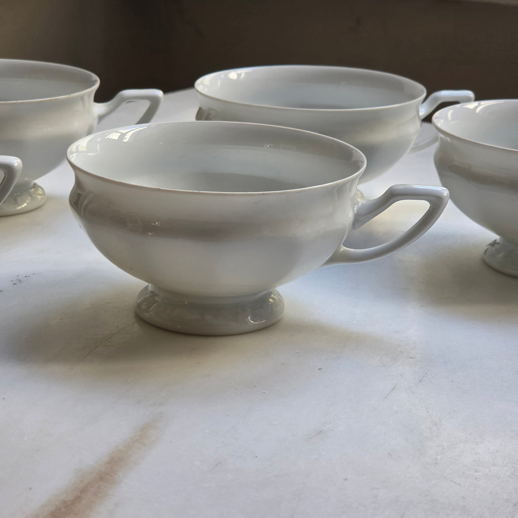 Vintage Rosenthal Porzellan Tassen Set (5-teilig) – Weißes Geschirr mit Relief-Standfuß & elegantem Henkel
