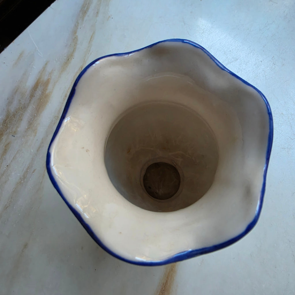 Antike Handbemalte Porzellan Vase von K&S weiß blau