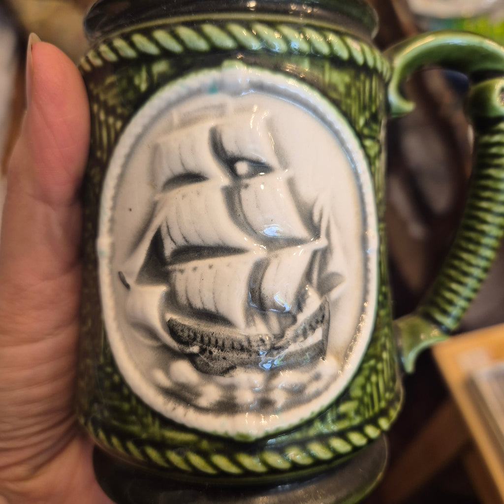 Vintage Keramik Bierkrug Grün Geschenk mit Schiff Motiv
