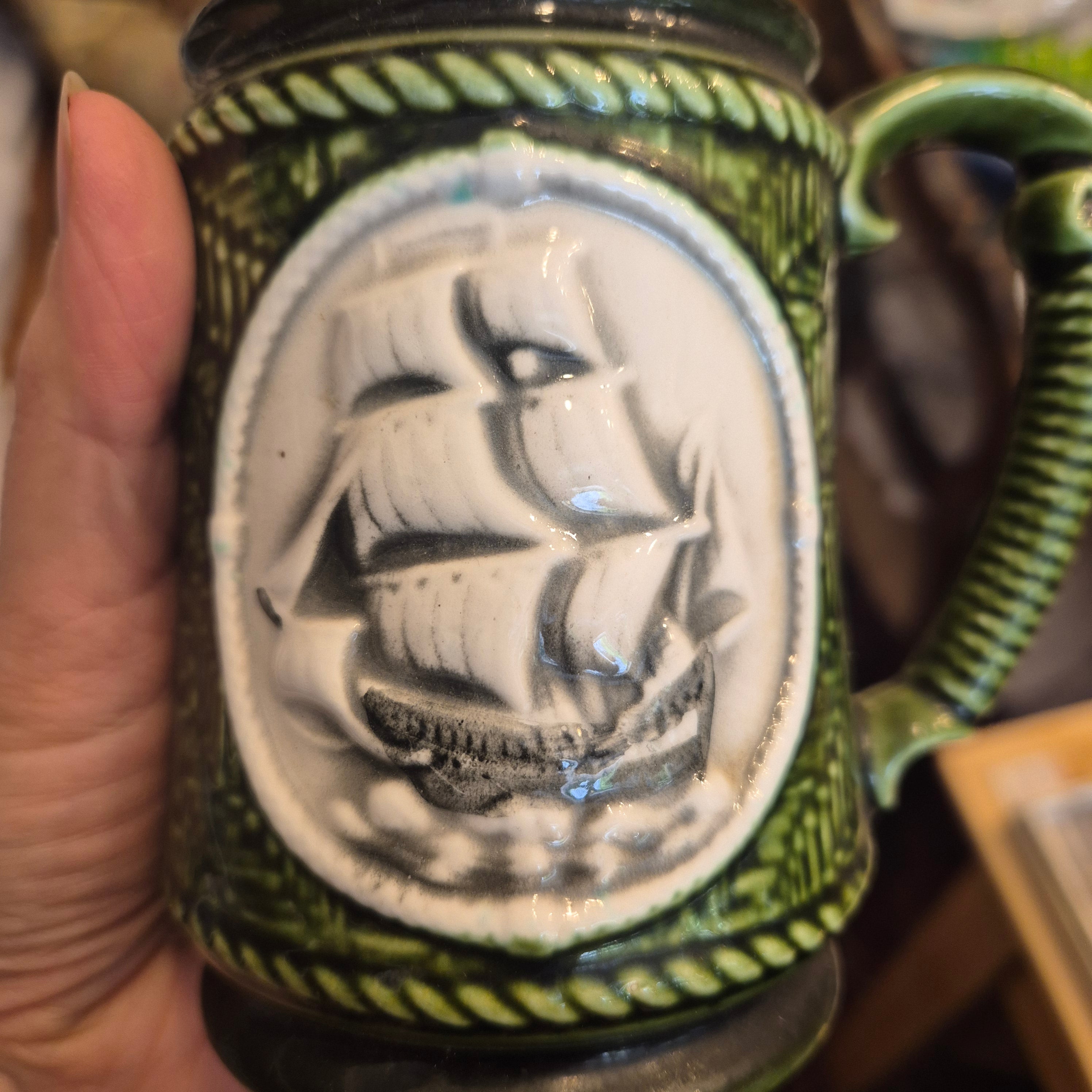 Vintage Keramik Bierkrug Grün Geschenk mit Schiff Motiv