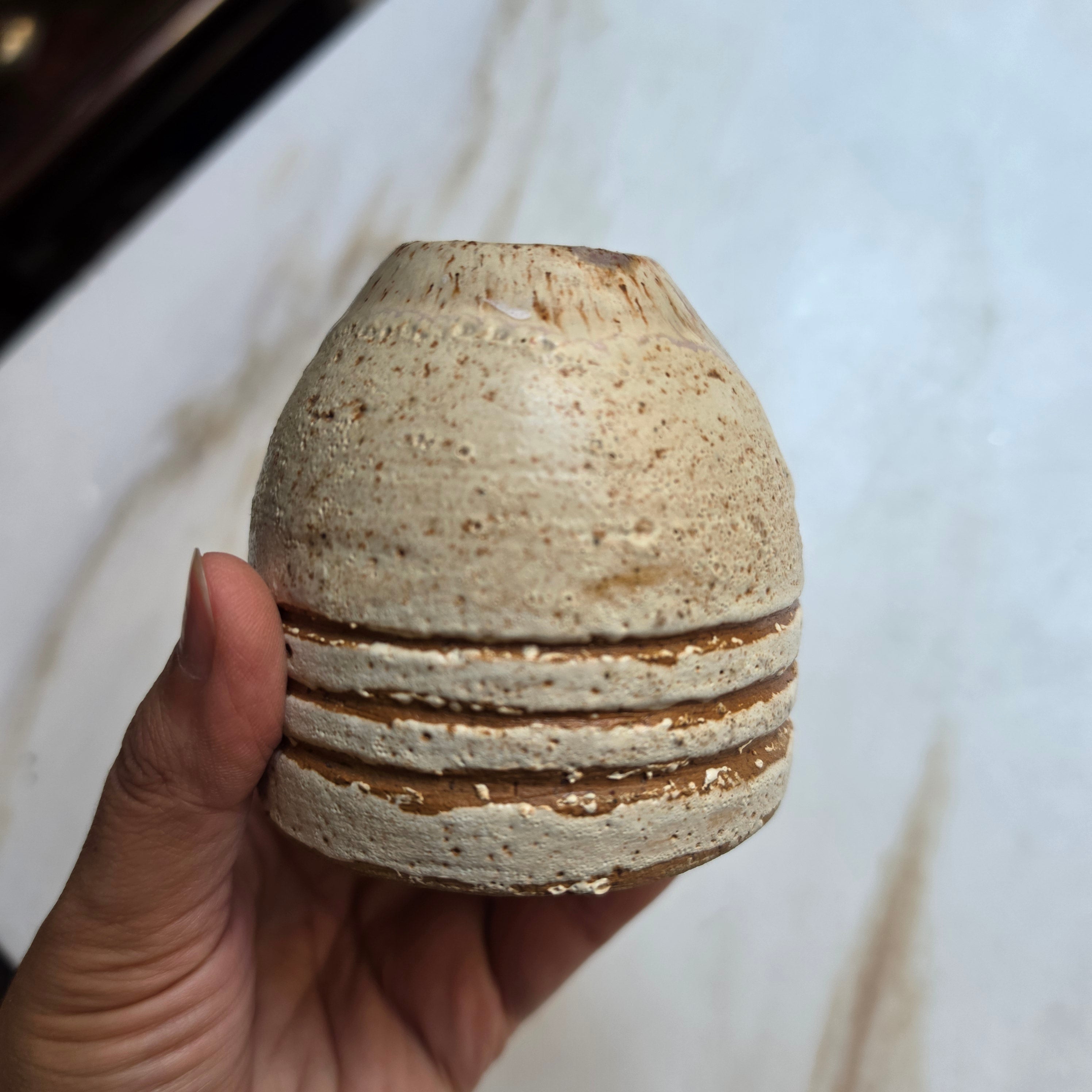 Kleine Vintage Keramik-Vase - Solitärvase – Handgefertigt (1982)