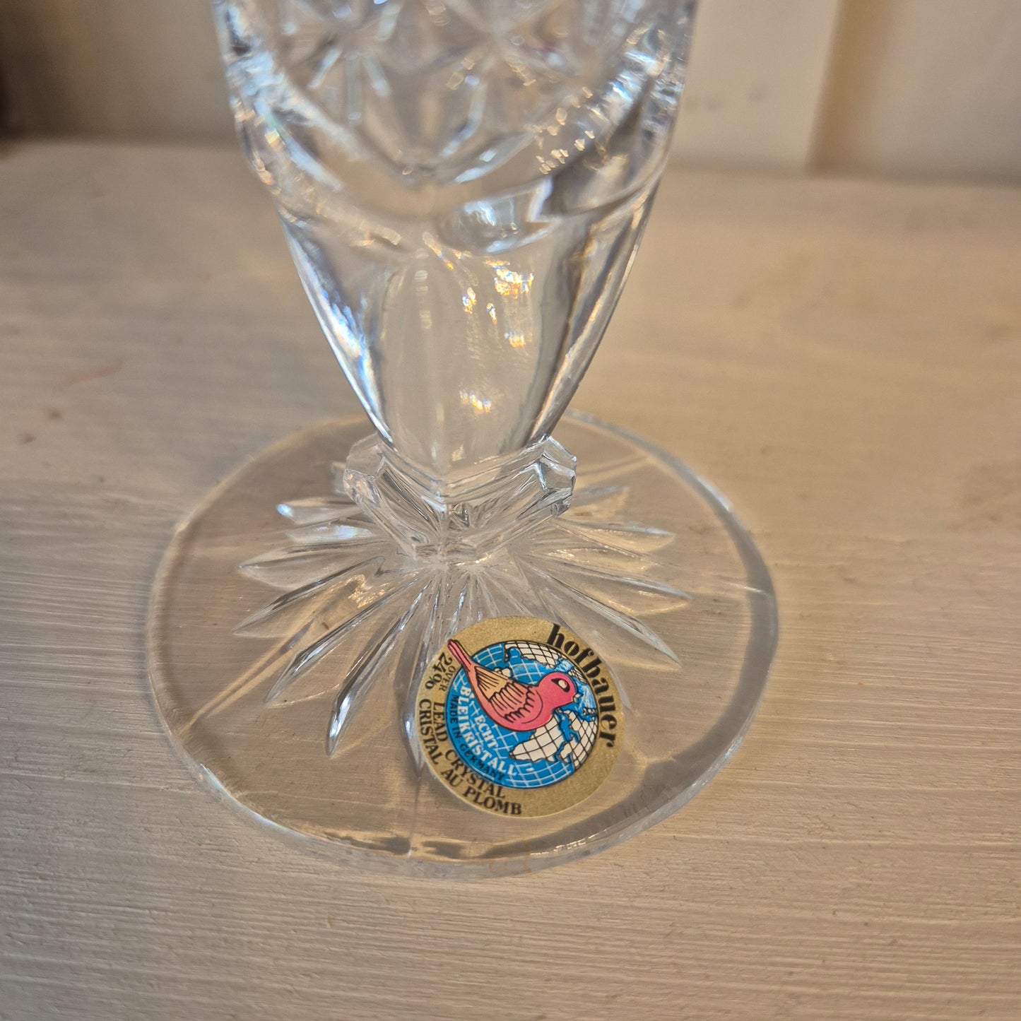 Vintage Bleikristall Hofbauer kleine Vase mit Vogelmotiv Weinrot