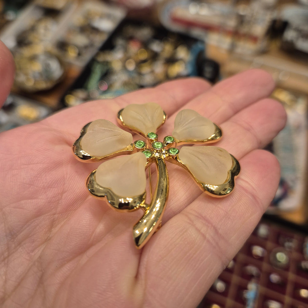Große Statement Brosche / Kleeblatt Modeschmuck