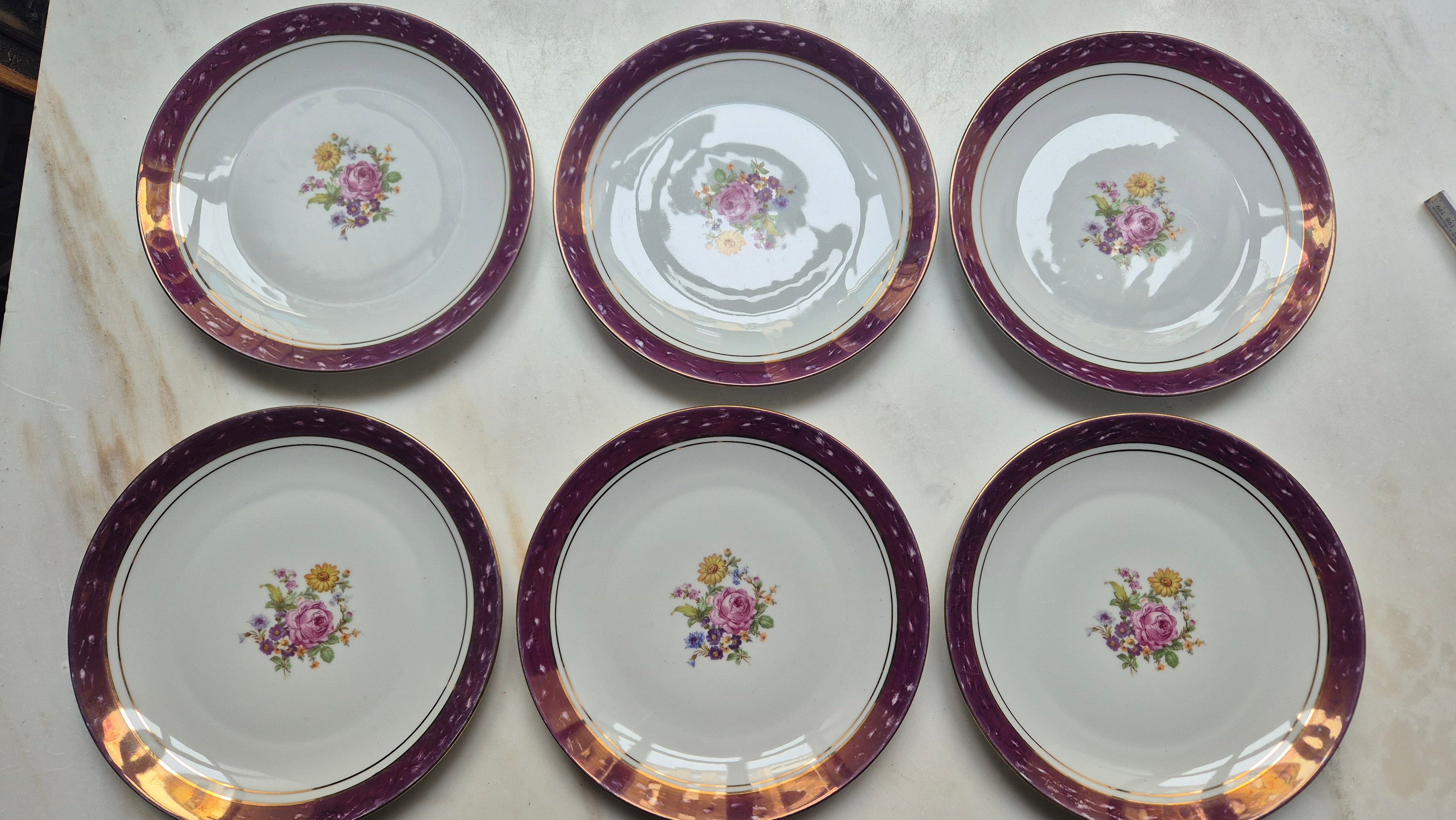 6x Antike flache Speiseteller Blumendekor weiß mit lila Goldrand