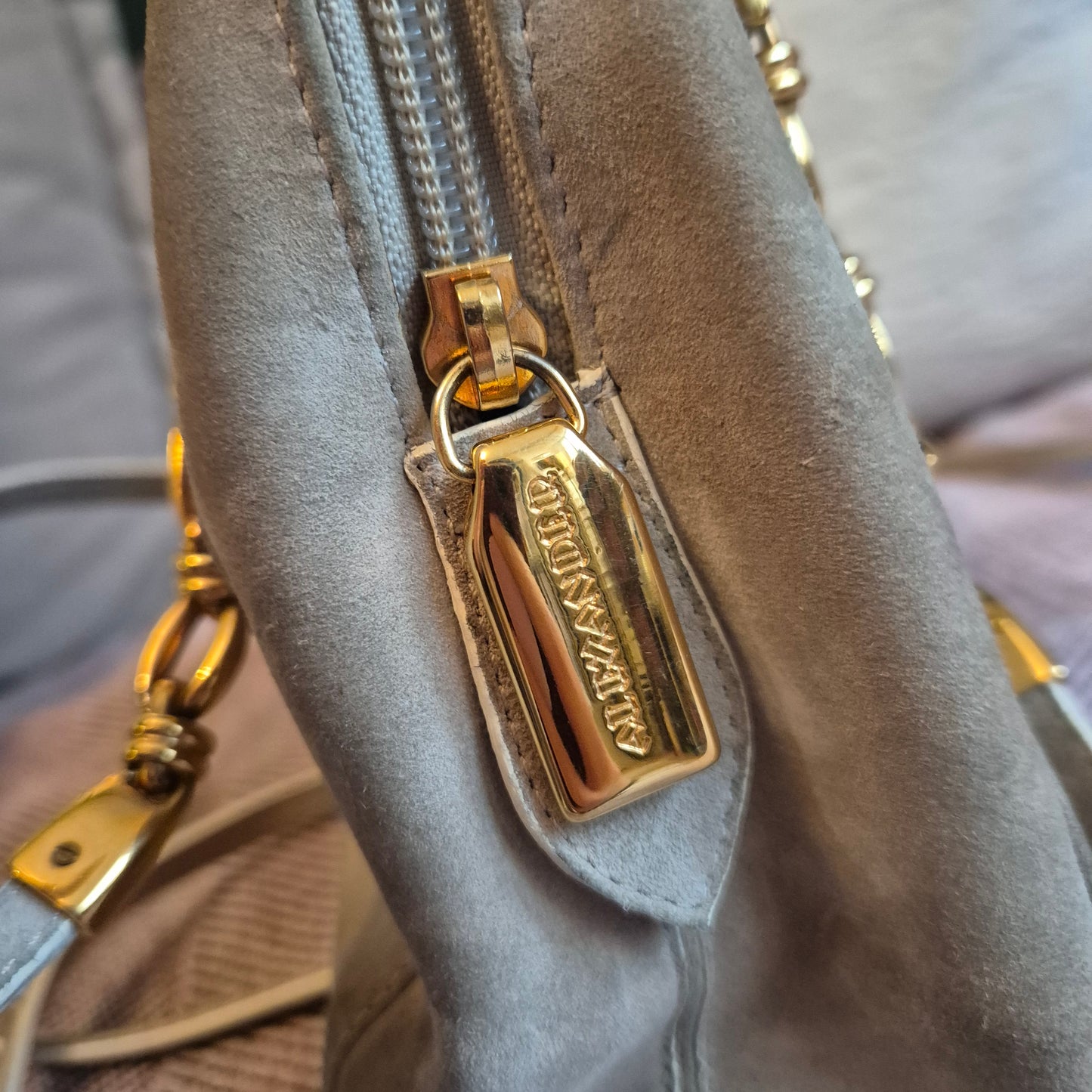 Edle 90er Jahre Alexander NICOLETTE Vintage Tasche | Grau Gold | Wappen-Logo