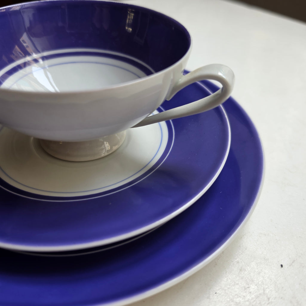 Vintage Porzellan Sammelgedeck 3-teilig – Kobaltblau & Weiß – Mid-Century Design