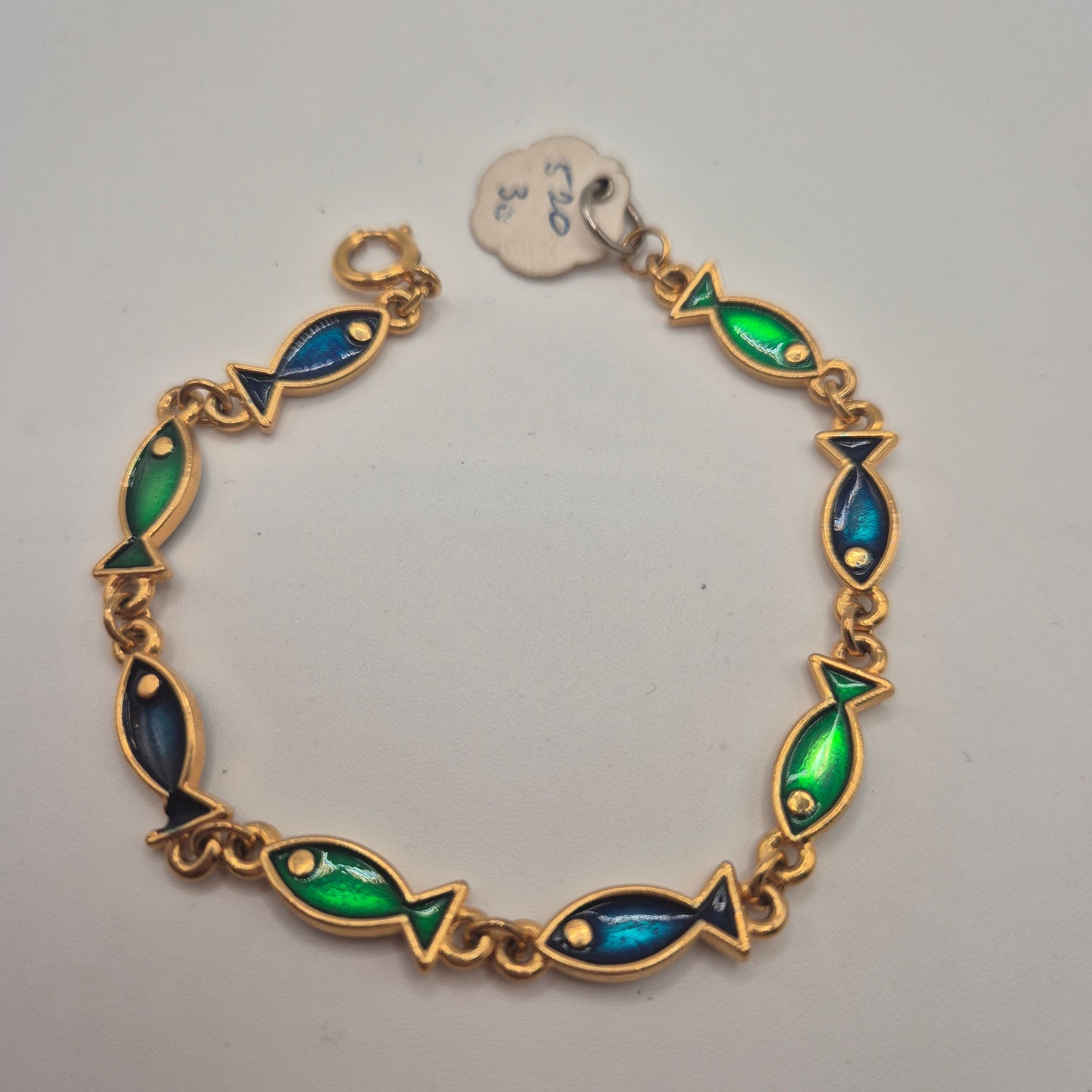 Goldenes Vintage Armband mit grünen blauen Emaille-Fischen 70er Jahre