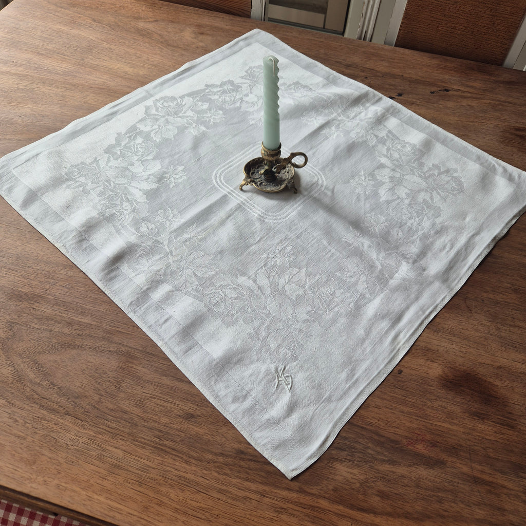 Antike Serviette oder Mitteldecke bestickt weiß klein 54x56cm Monogramm M.D. Damast 🤍