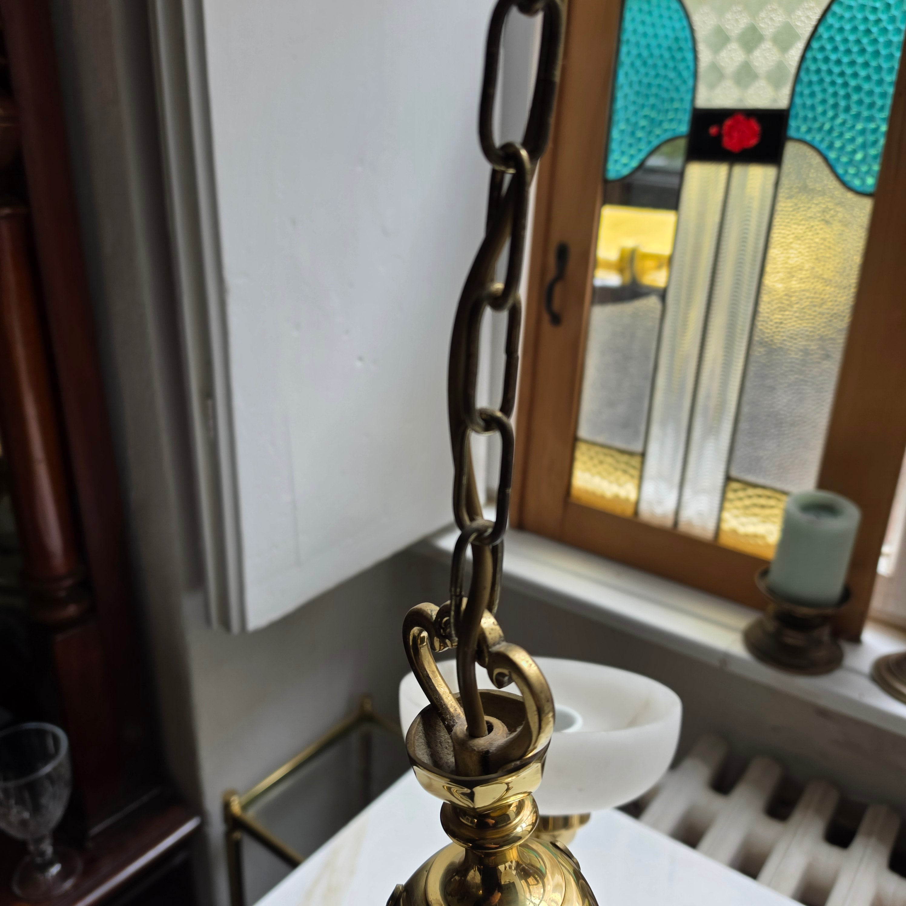 Art Jugendstil Deckenlampe - 3-armig mit Marmoroptik Glasschalen und Messing