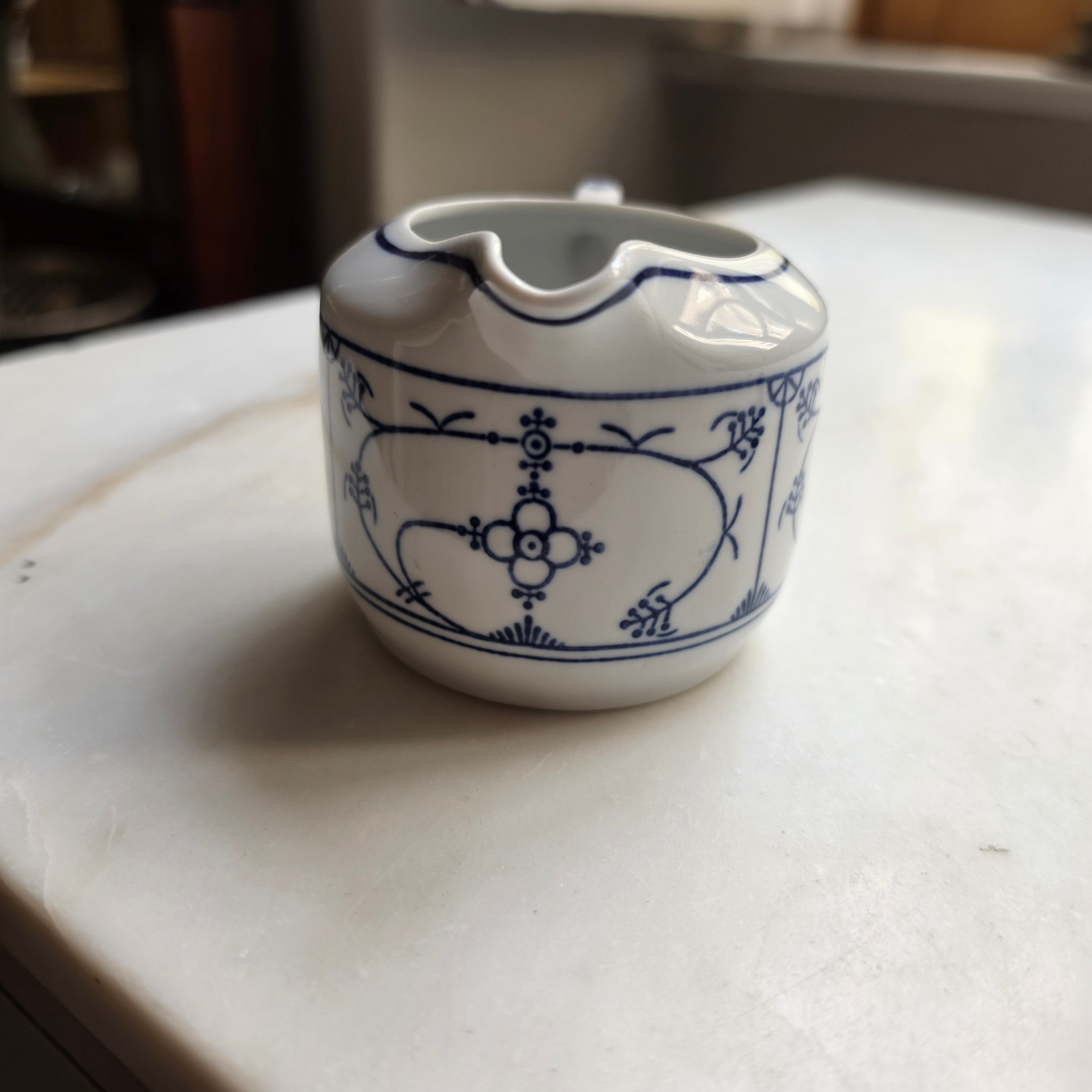Altes Milchkännchen Sahnekännchen Blau Saks Strohblume Vintage DDR