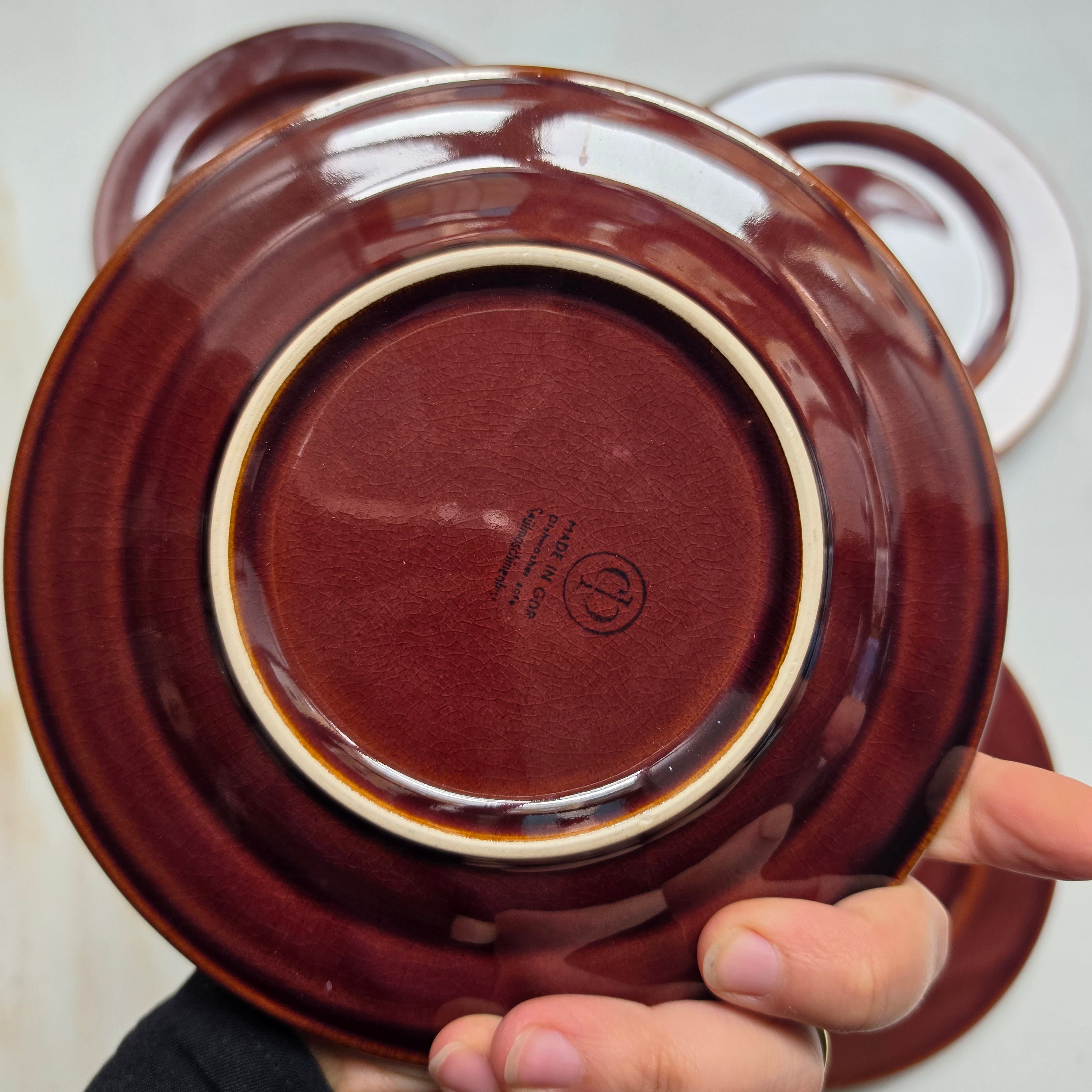 Vintage Keramik Teller in Warmem Kastanienbraun – CP Colditz (DDR, 70er Jahre)