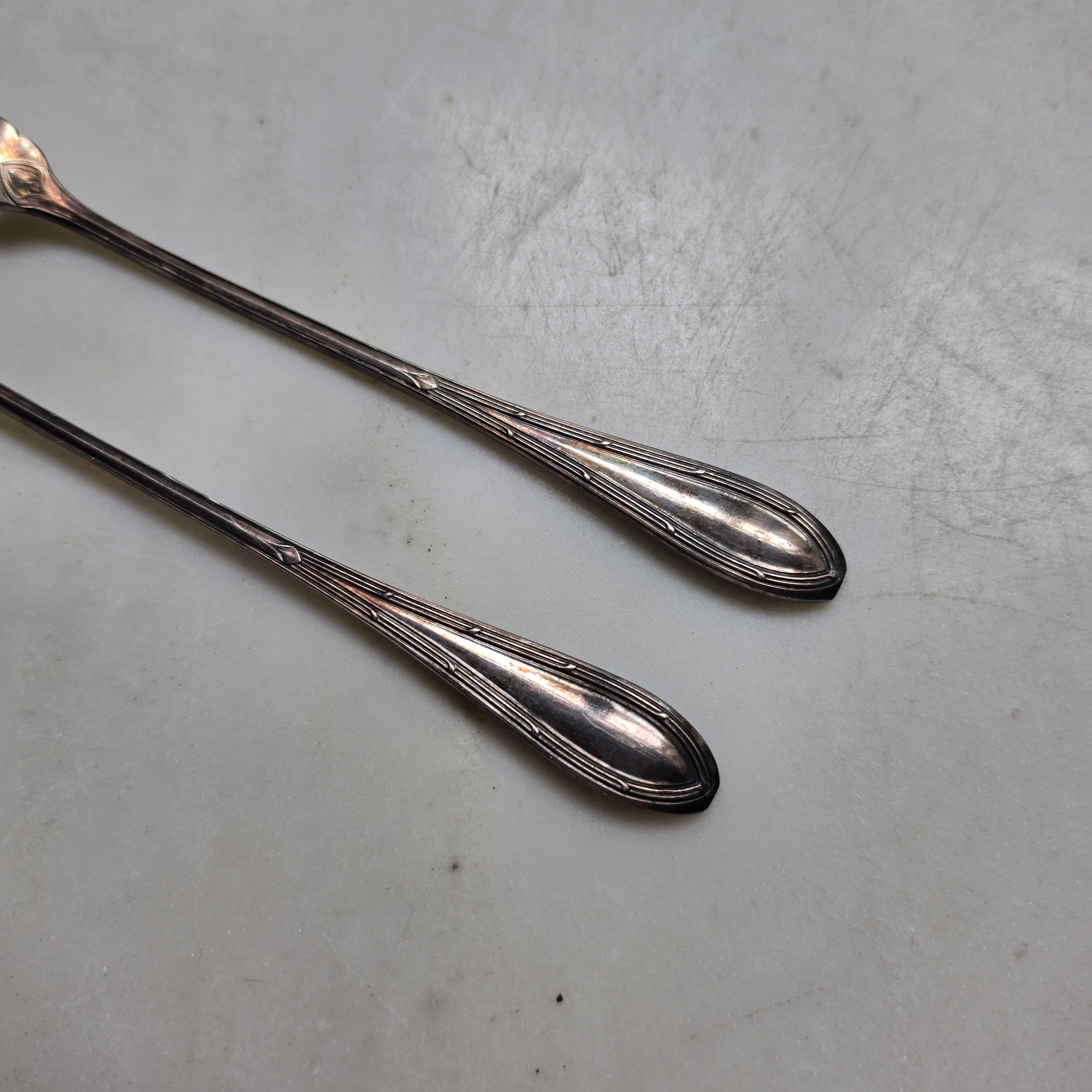 Antikes 2er-Set Aufschnittgabeln - Zitronengabeln – Versilbert mit feiner Patina