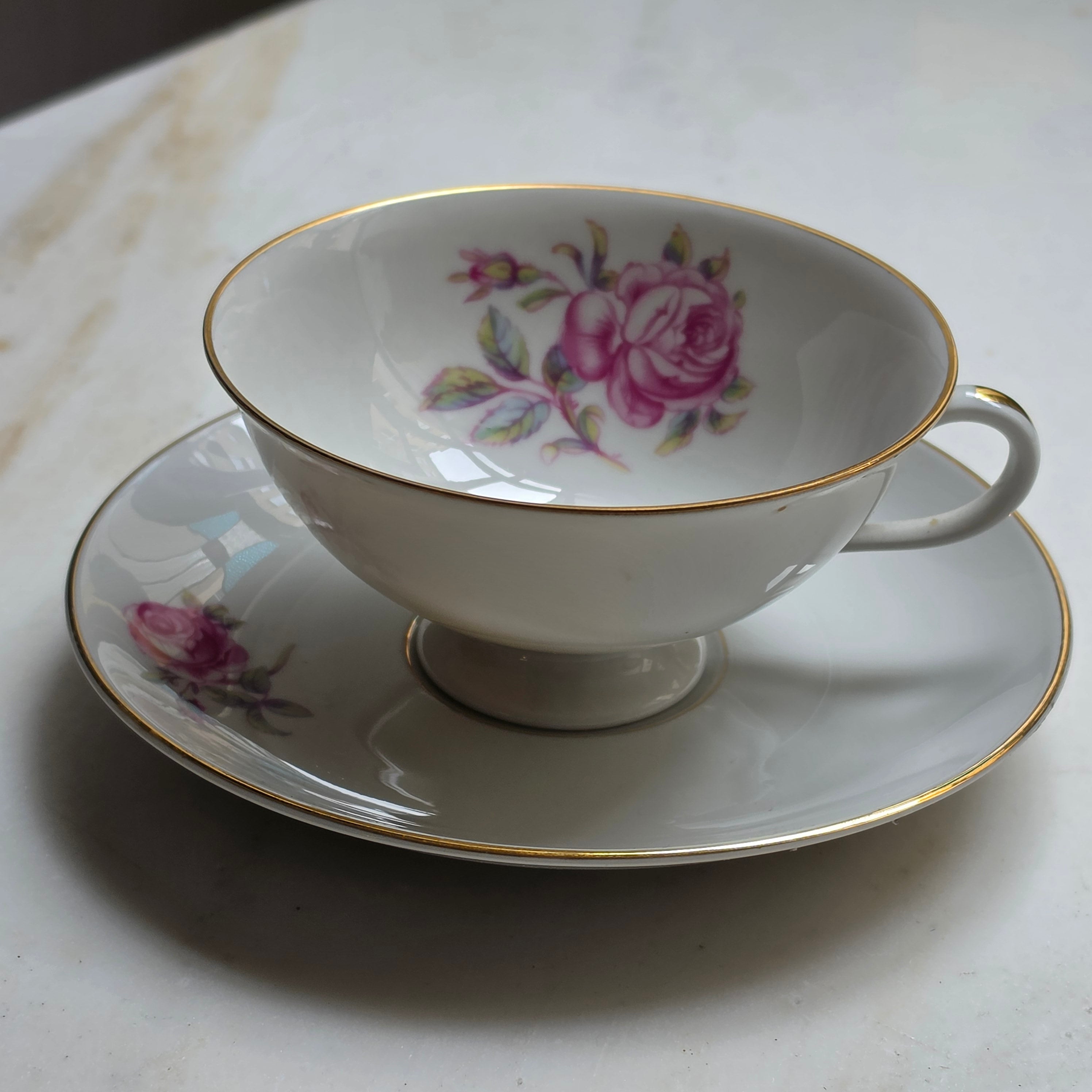 Fürstenberg Porzellan Teetasse mit Untertasse – Romantisches Rosenmotiv & Goldrand – Vintage Gedeck
