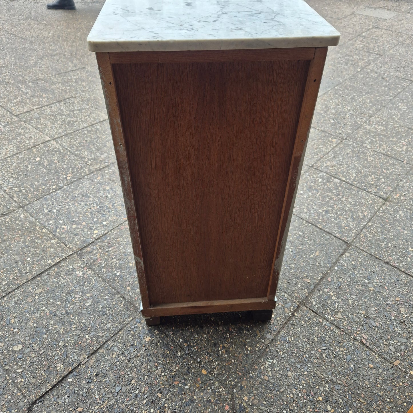 Antikes himmelbaues Jugendstil Nachtschränckchen mit Marmorplatte