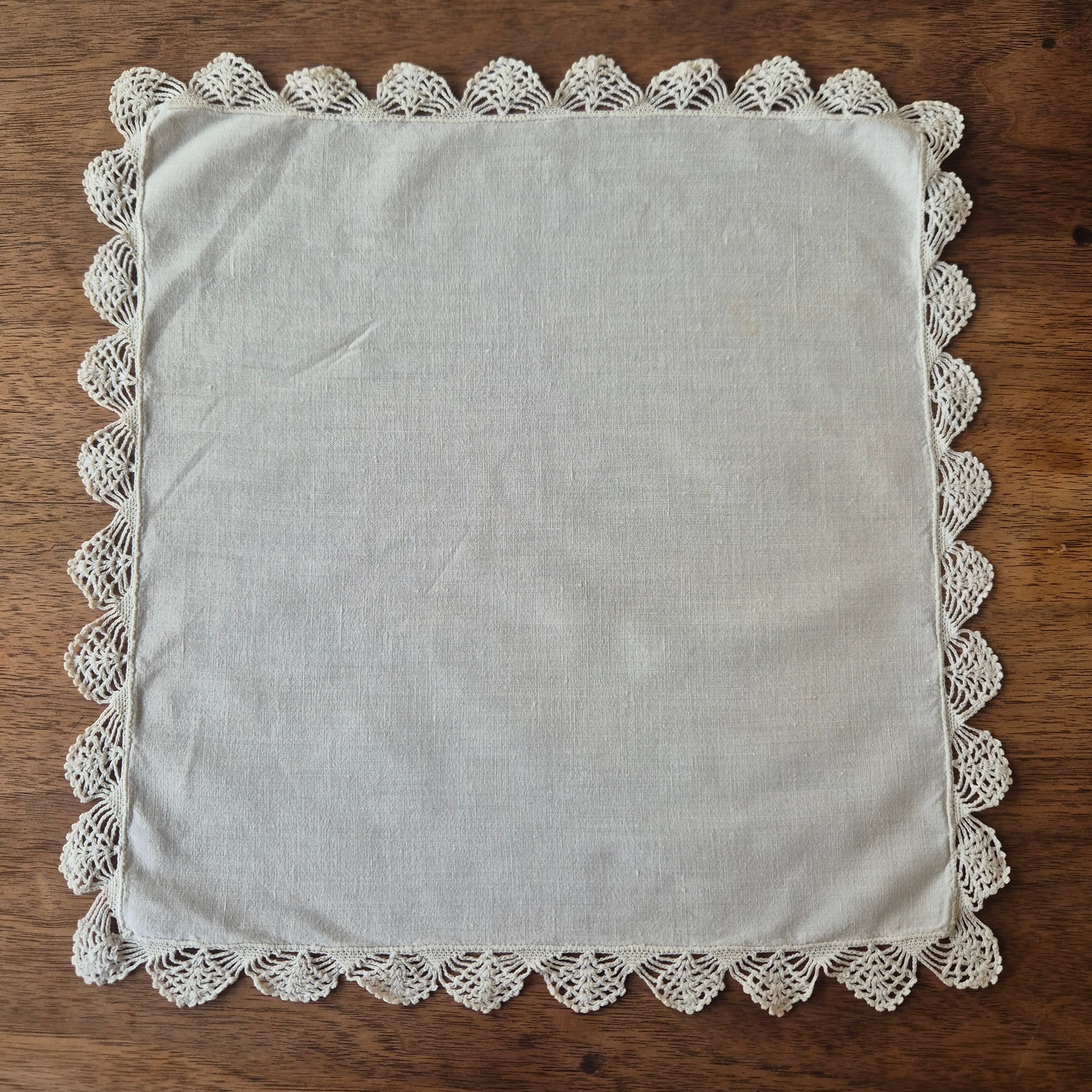 Vintage Serviette Stoff Einstecktuch 29x29cm Baumwolle leichter gelber Fleck