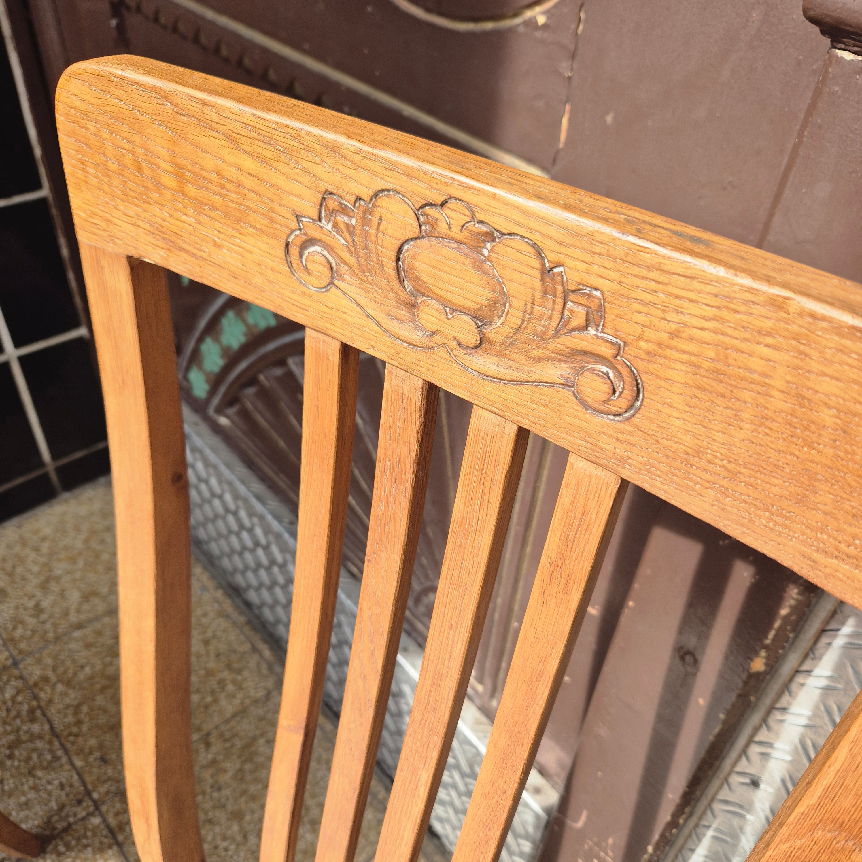 Jugendstil Stuhl Eiche Vollholz Küchenstuhl aufgearbeitet mit Blumenschnitzerein & neuem Polster