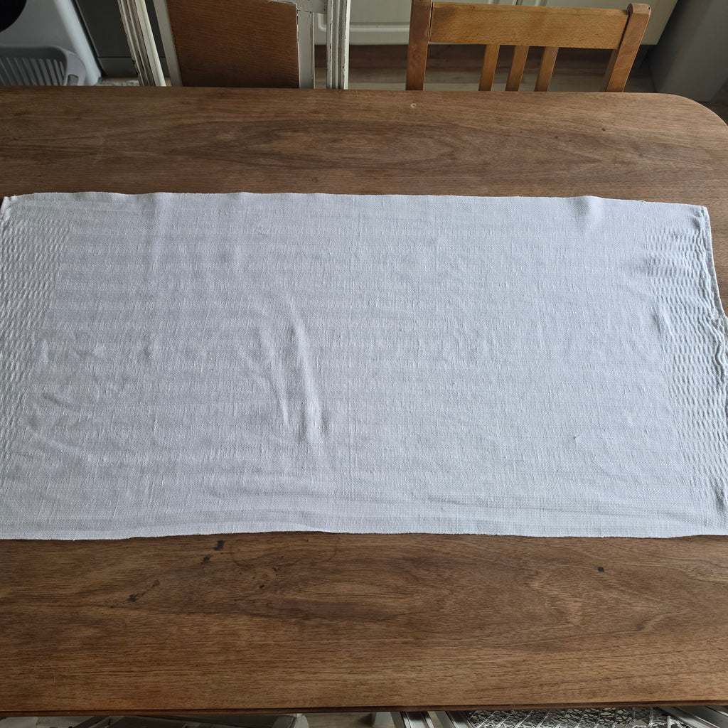 Edles Vintage Leinentuch mit Monogramm-Stickerei „B“ & Waffelstruktur-Bordüre - 46x97cm