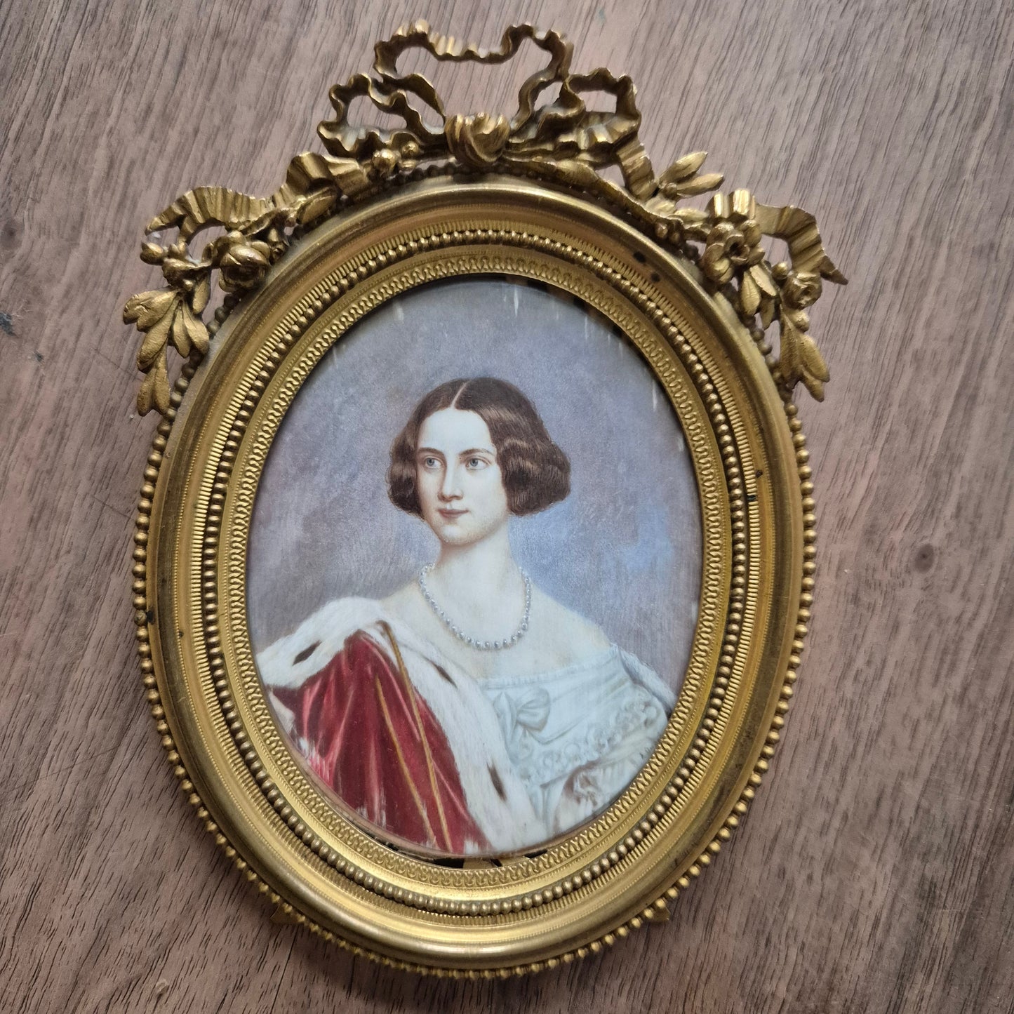 Antike viktorianische Miniaturmalerei / Lupenmalerei Porträt auf Porzellan / Leder in Messing gerahmt