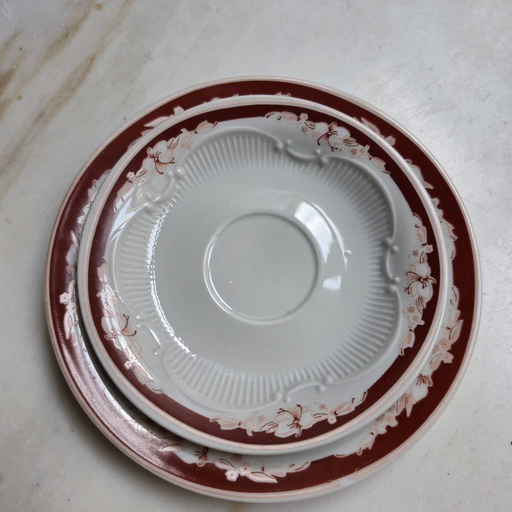 Vintage Porzellan Sammeltasse 3-teilig – Lettin | Antikes Gedeck mit Weinrotem Blüten-Relief & Goldrand