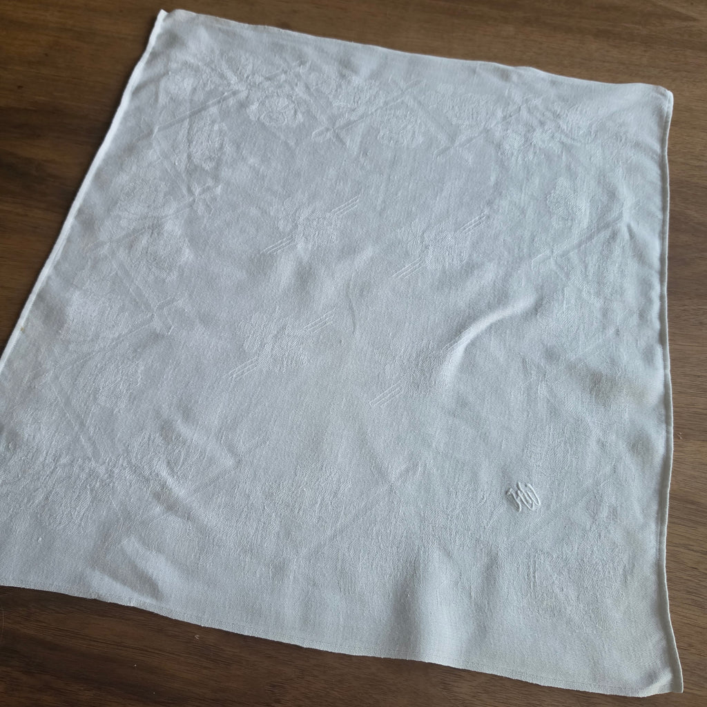 Antike Damast-Stoffserviette mit kunstvollem Monogramm „H.W.“ – Reines Leinen/Halbleinen um 1900 - 45x48cm