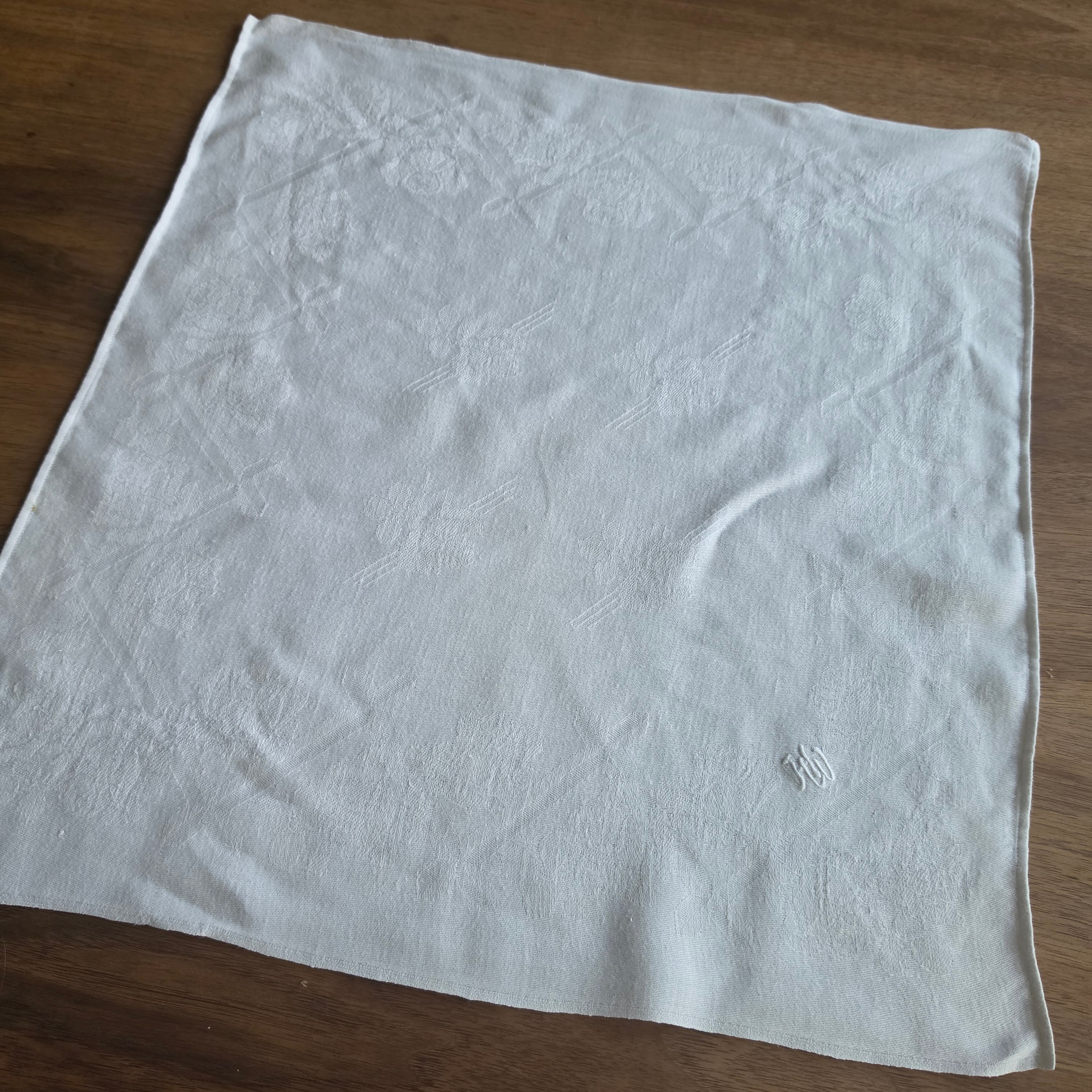 Antike Damast-Stoffserviette mit kunstvollem Monogramm „H.W.“ – Reines Leinen/Halbleinen um 1900 - 45x48cm