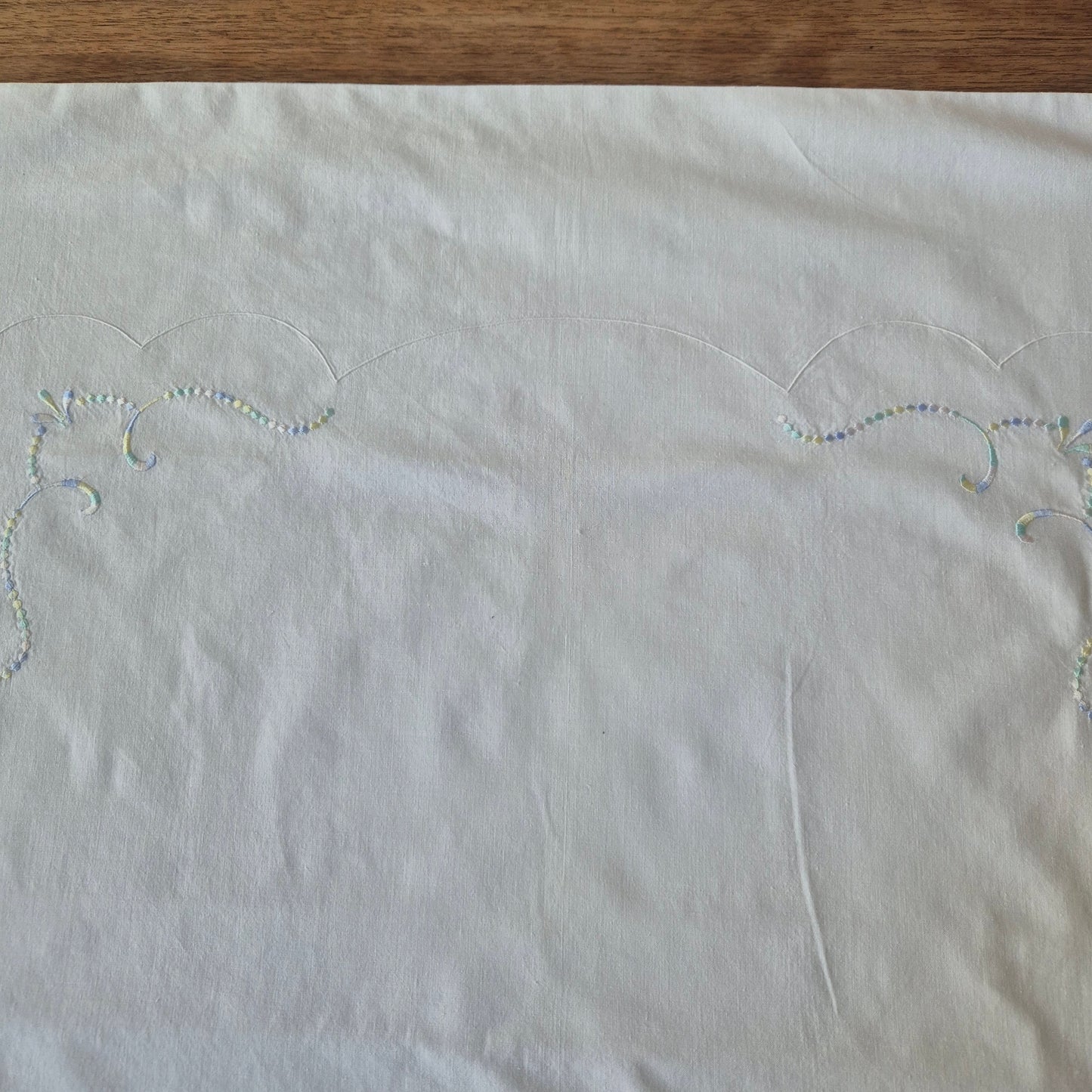 Antiker Kopfkissenbezug mit zarter Stickerei 75x75cm Baumwolle