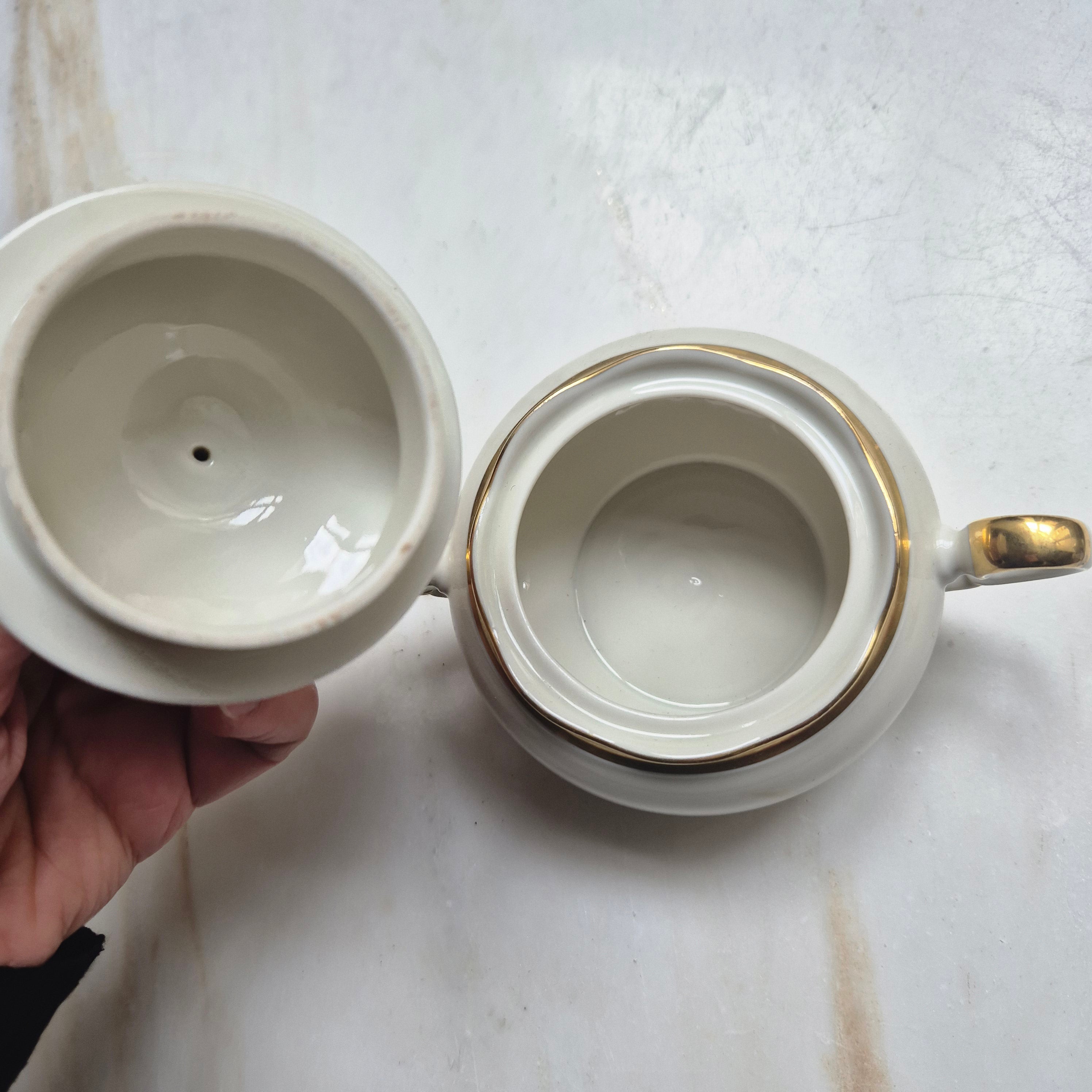 Antikes KPM Krister Kaffeeserviece elfenbeinton mit Goldrand