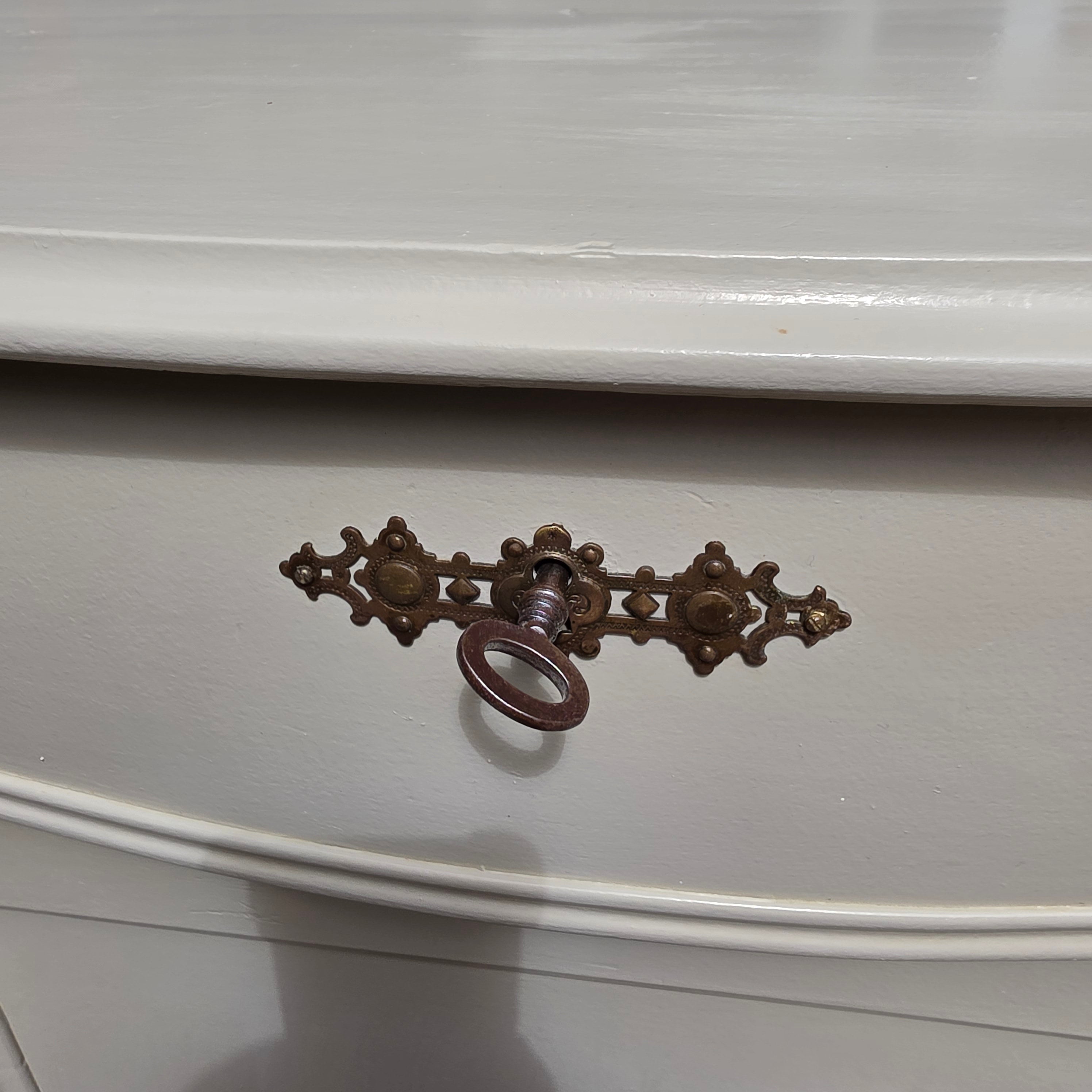 Antikes Gründerzeit-Vertiko um 1890 – Graubeige - Shabby Chic