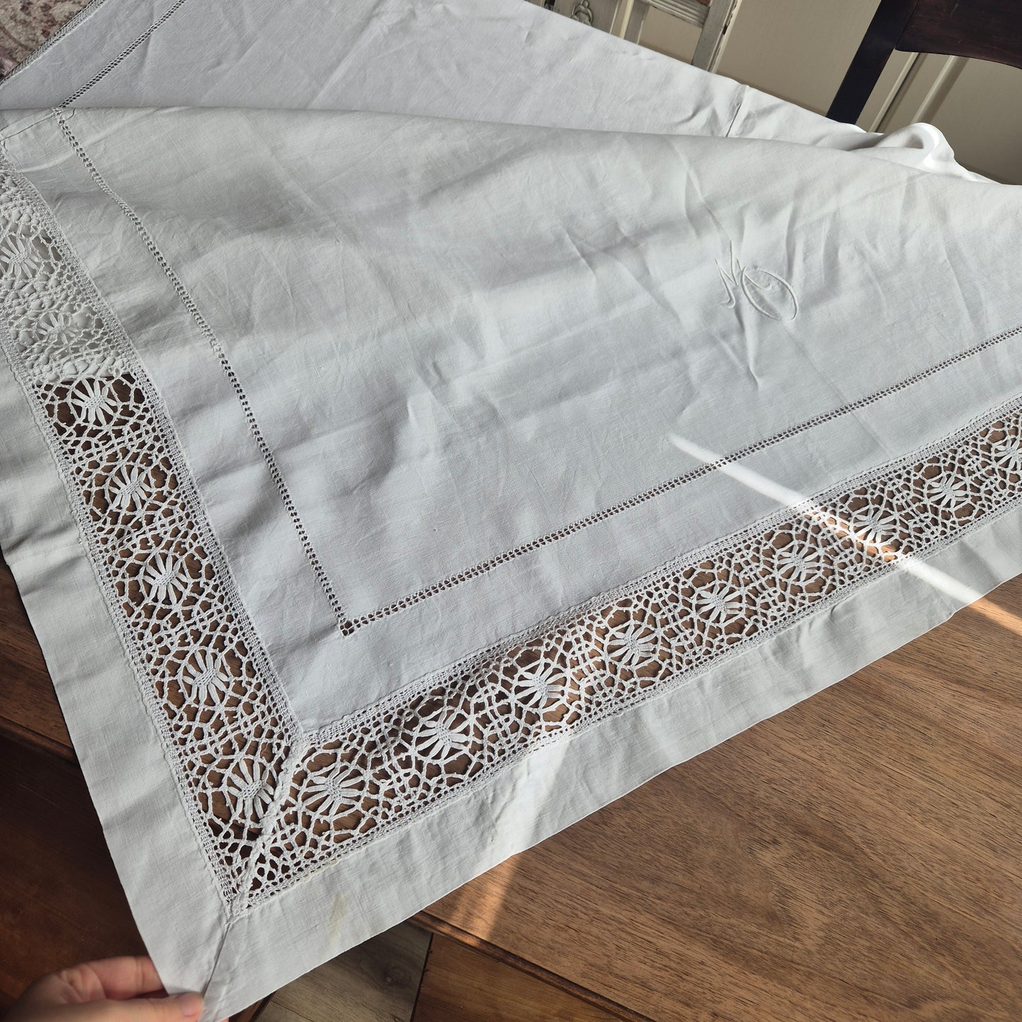 Antike Tischwäsche Leinen/Baumwolle Spitze weiß 120x140cm Tafel Königlich wunderschön! Monogramm M.O. ein Fleck 🤍
