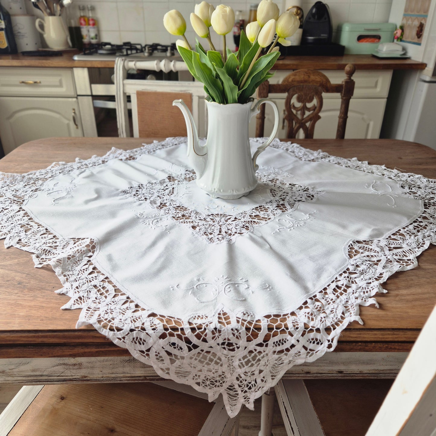 Antike viktorianische Spitzen Tischdecke gehäkelt geklöppelt weiß 85x85cm (Stockflecken Rückseite)