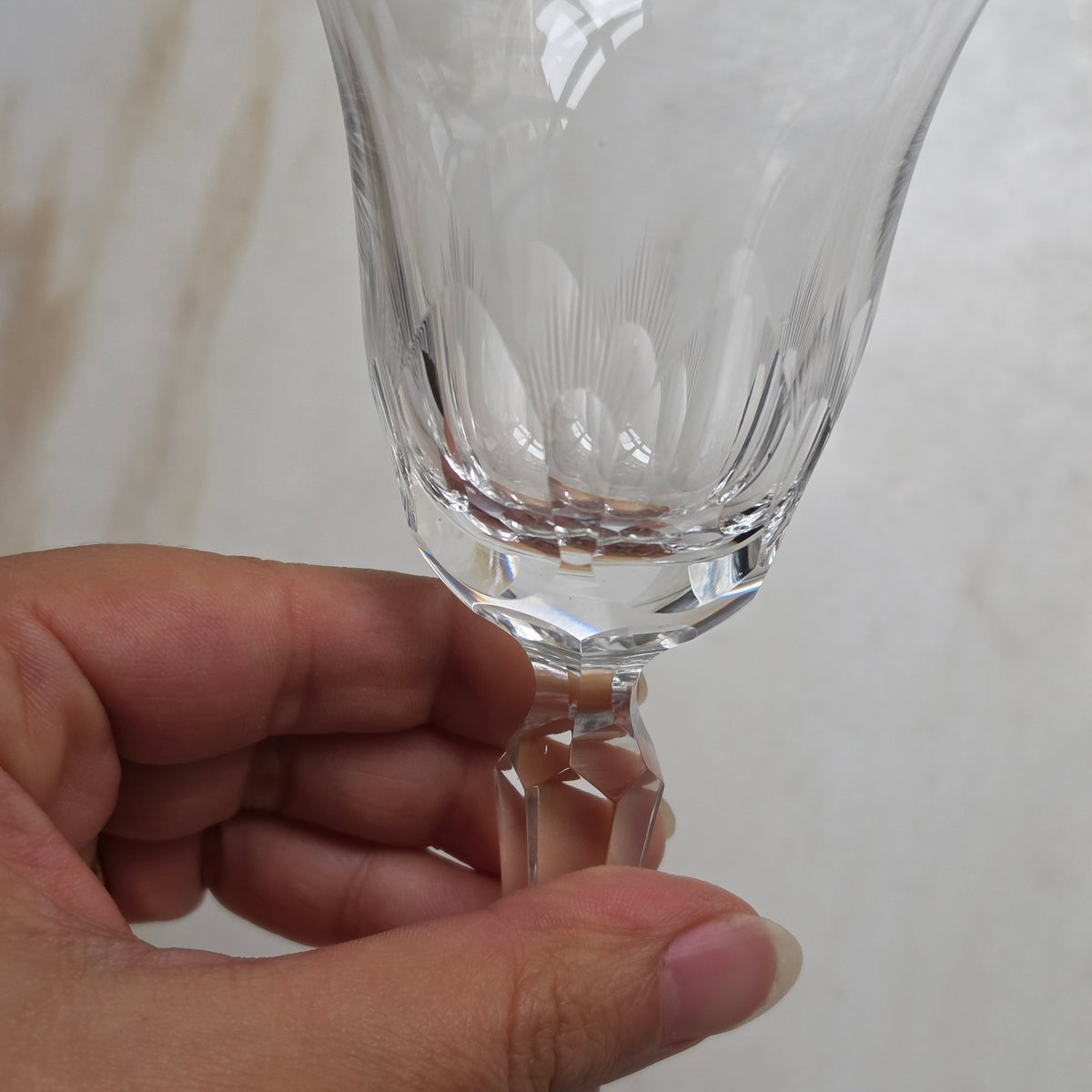 Elegantes Vintage-Likörglas aus geschliffenem Kristall – Facettierter Stiel & Sternboden