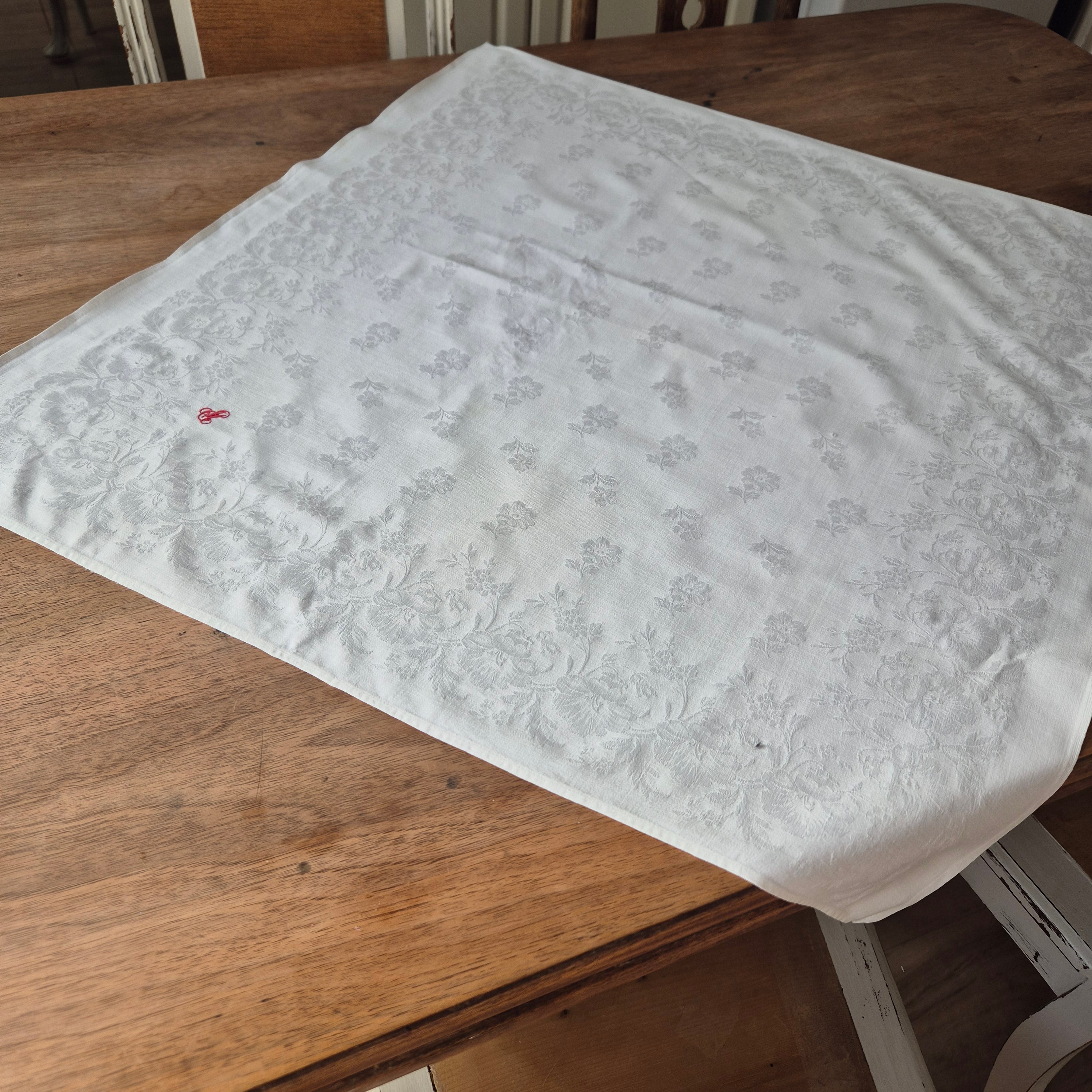 Antike Serviette / Mitteldecke weiß Damast Baumwolle 70x63cm Monogramm S.M
