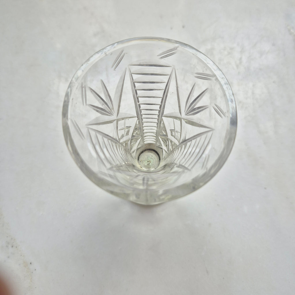 Vintage kleine Kristallvase auf Fuß