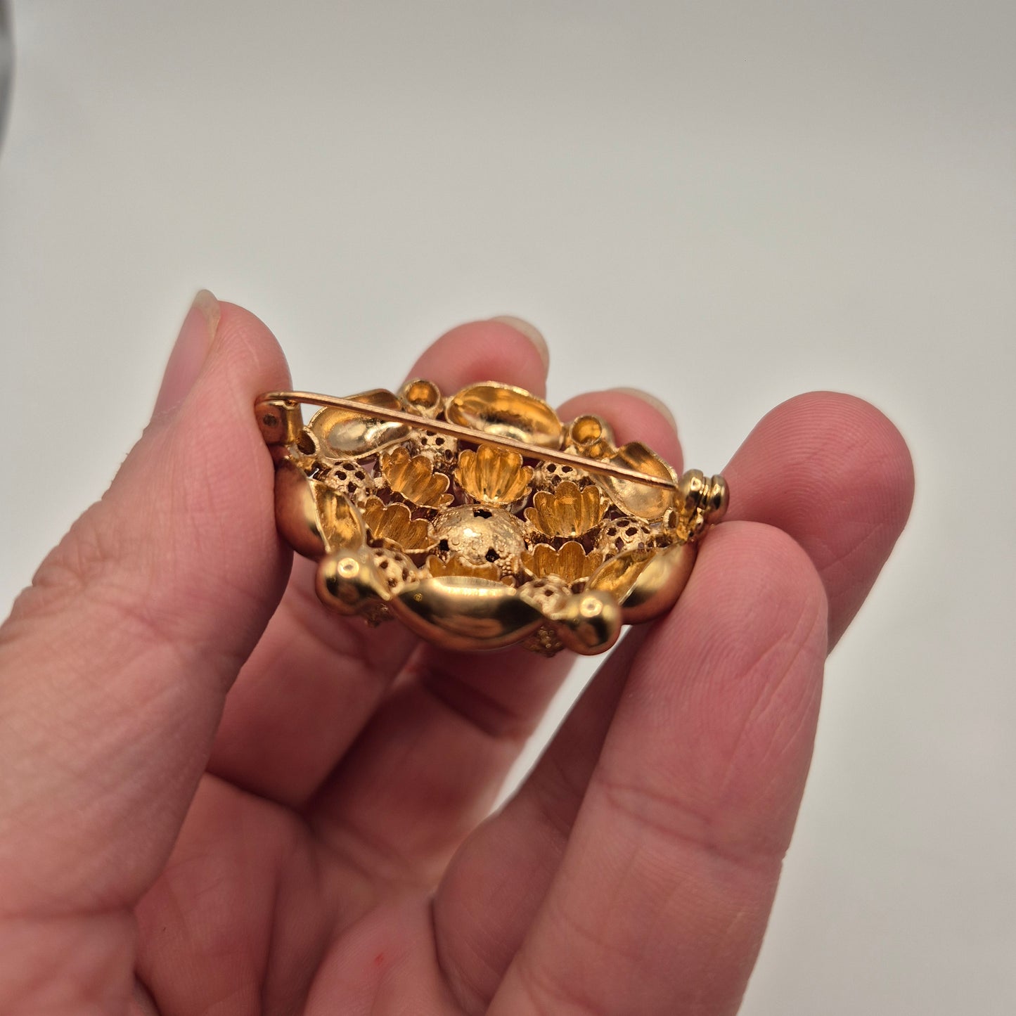 Große 60er Jahre Brosche wunderschöne Handarbeit