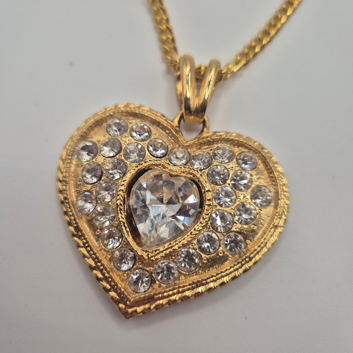 Romantische Vintage Herz-Halskette – Funkelnder Chic im Retro-Stil