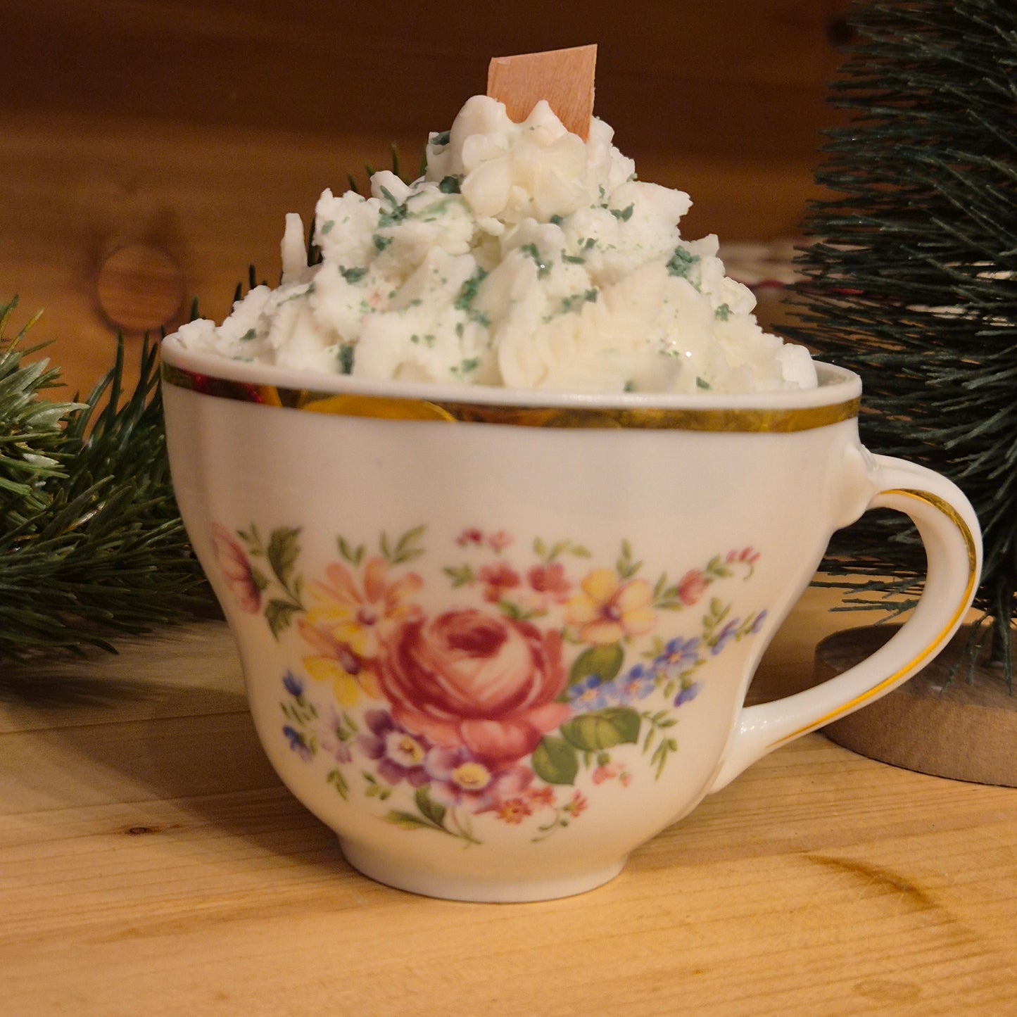 Handgemachte Sojawachskerze Weihnachtesgeschenk Sahne Dessert in Antiker Porzellan Tasse Bavaria