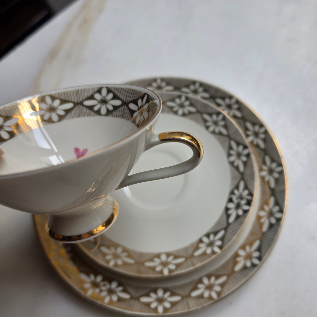 Vintage Porzellan Gedeck 3-teilig – Winterling Marktleuthen Bavaria mit Golddekor & Blumenmotiv
