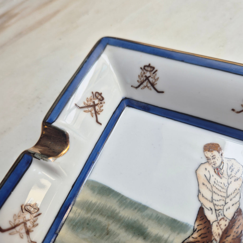 Retro Porzellan Aschenbecher mit Golfspielermotiv