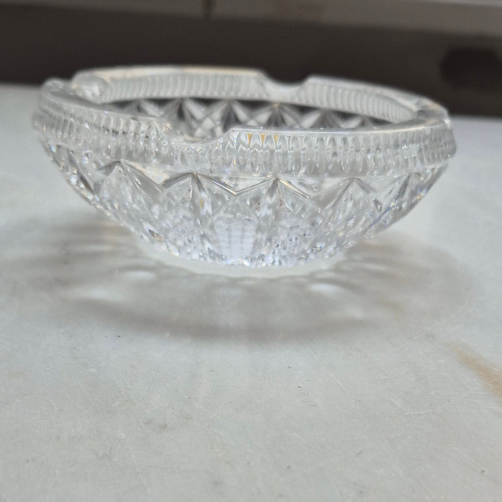 Vintage Bleikristall Aschenbecher mit geschliffenem Dekor