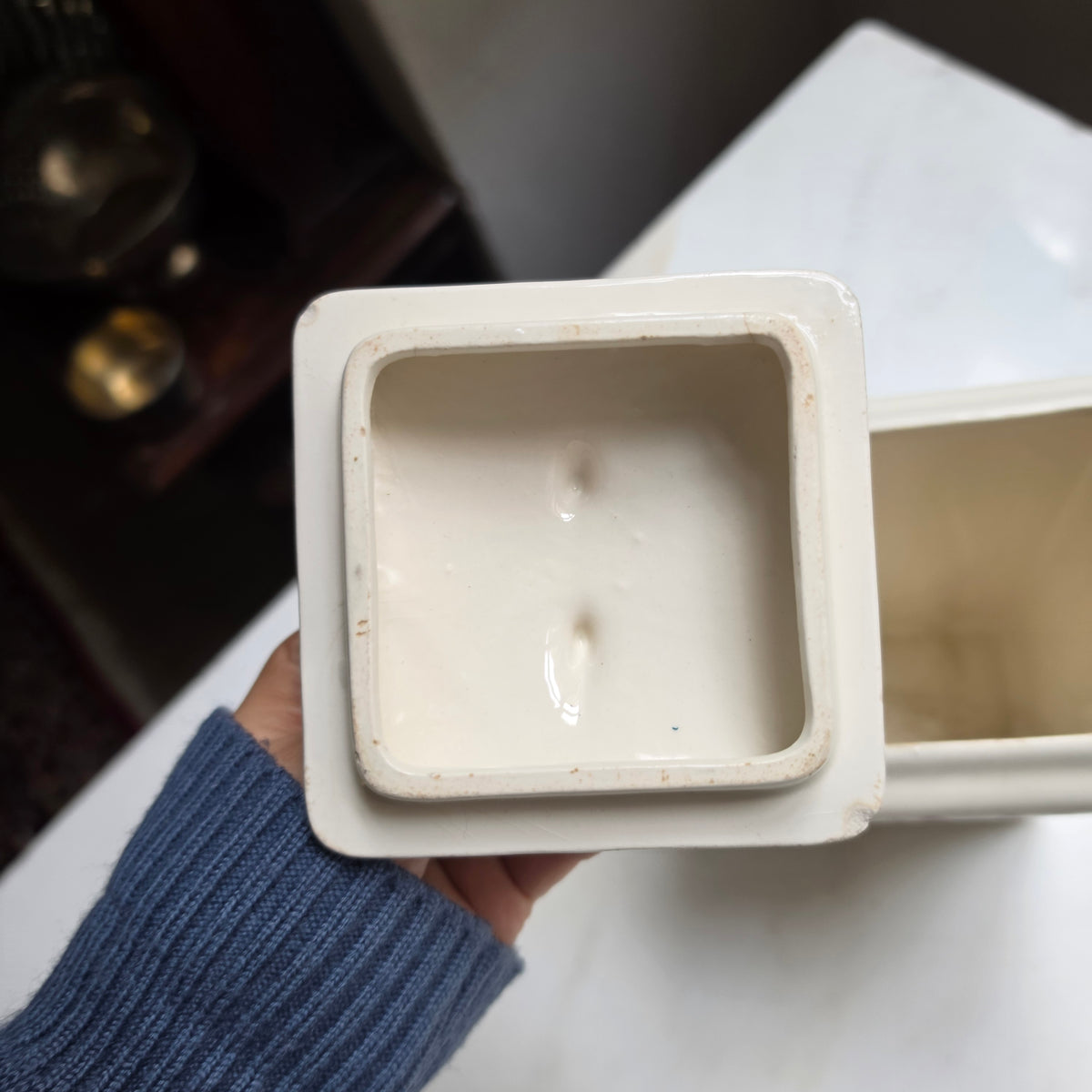 Antike Vorratsdose „Nudeln“ – Keramik im Landhaus-stil mit handbemaltem Blumendekor & Schleife