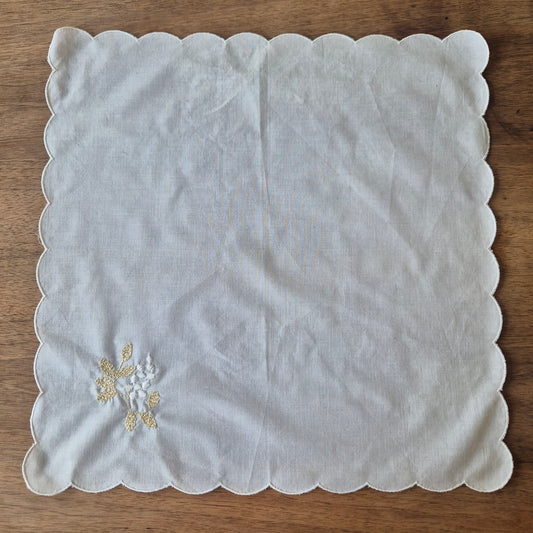 Kleine 90er Jahre Serviette oder Zierdeckchen 40x40cm