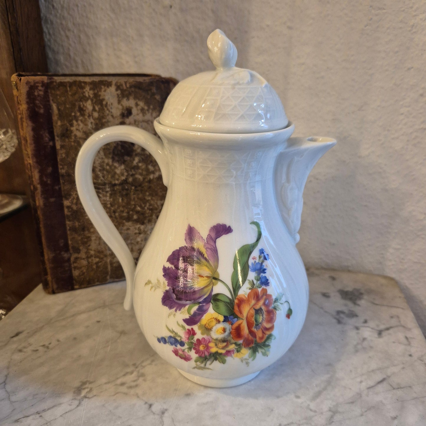 Antike Hutschenreuther Dresden Porzellan Kanne Kaffeekanne Teekanne Blumenmotiv Reliefrand