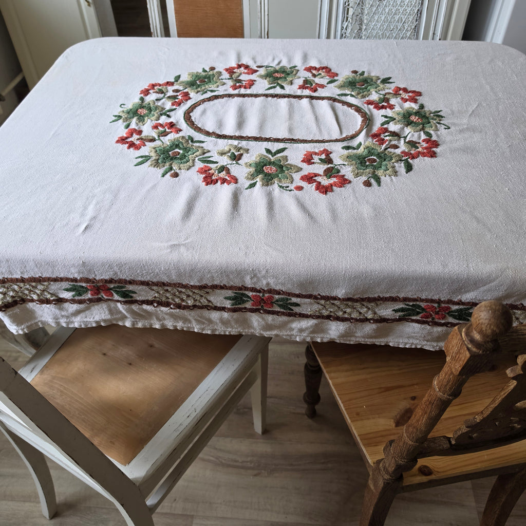 Vintage Leinen-Tischdecke Handgestickt - Rustikale Decke mit Floralem Kurbelstick-Muster 140x150cm