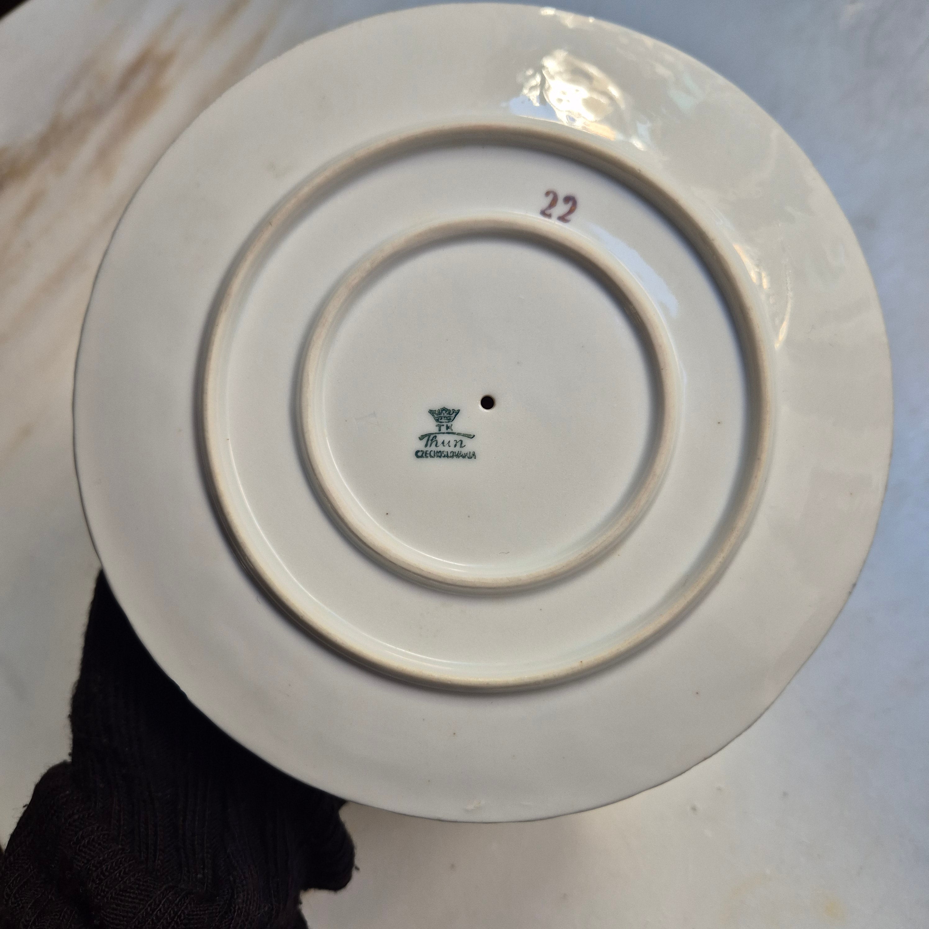 Antike Porzellan Sauciere weiß mit Blumendekor Thun (minimal beschädigt)