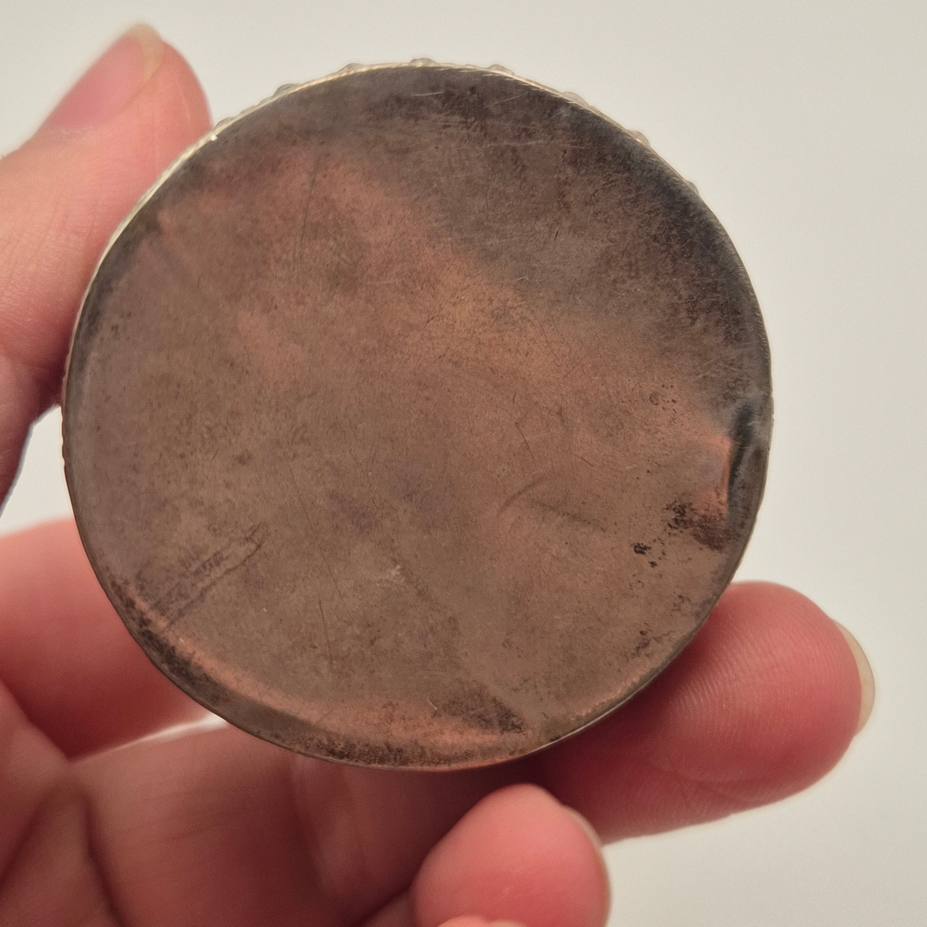 Kleine Vintage Pillendose Schmuckschatulle