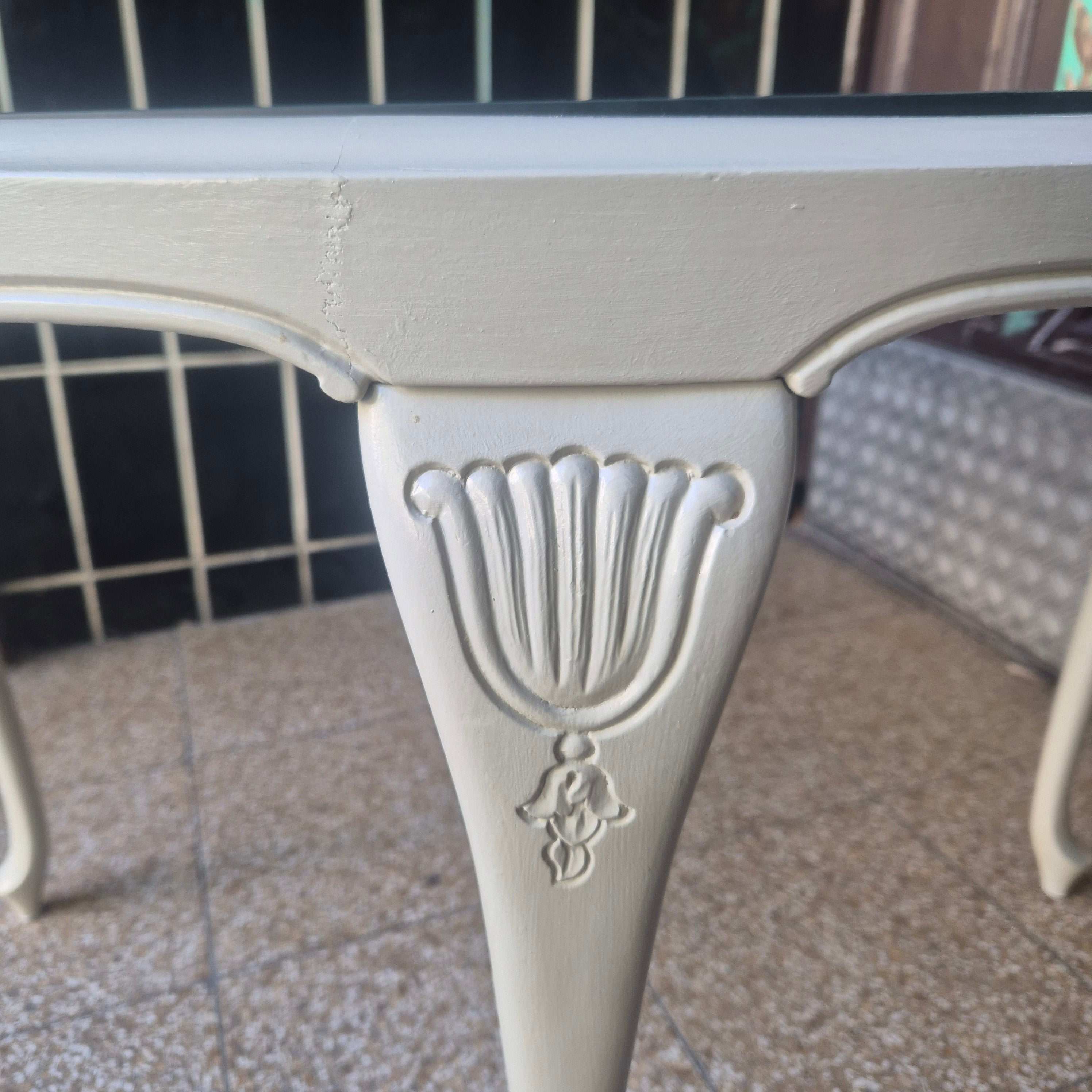 Vintage Chippendale Tisch rund mit Glasplatte - Beige - Wiener geflecht