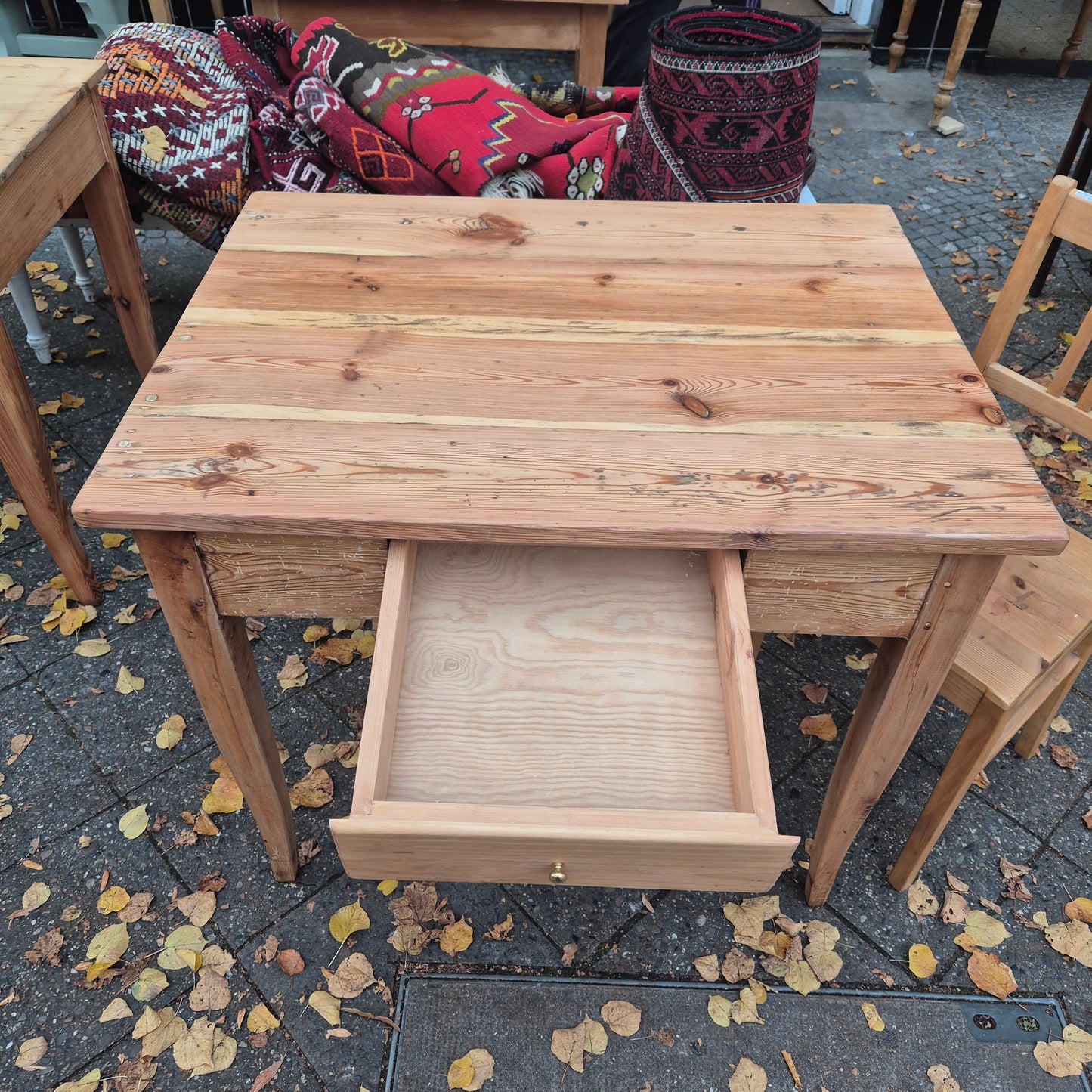 Antiker Biedermeier Tisch von 1860 mit Schublade 74x95cm Vollholz