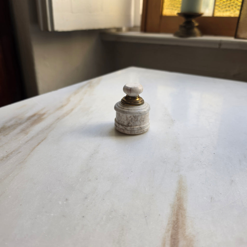 Vintage Marmordose mit Messingring & Deckel | Artesanía Raco Chile
