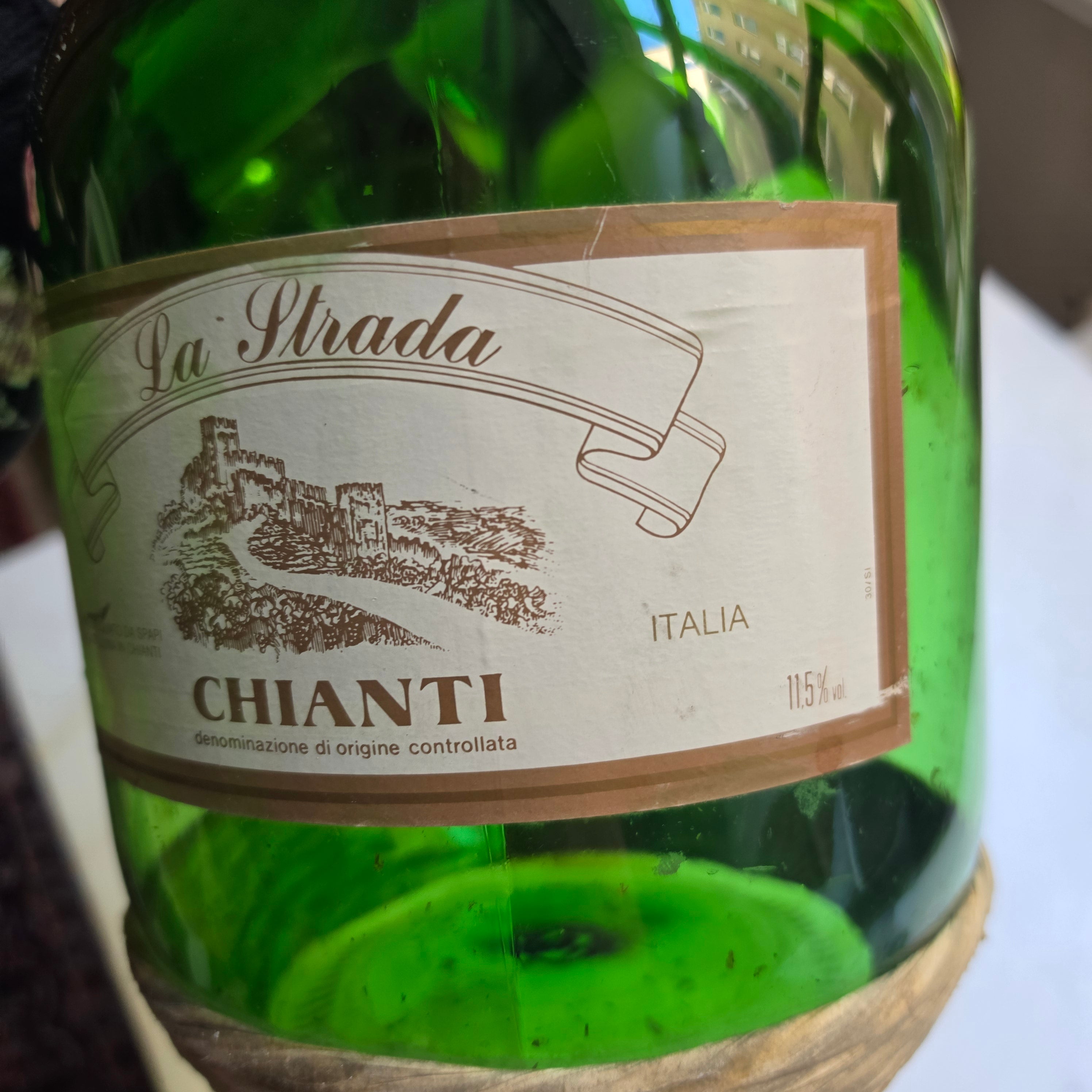 Große Vintage Demijohn Weinflasche „La Strada Chianti“ (5L) – Grünes Glas mit Bügelverschluss & Bastfuß