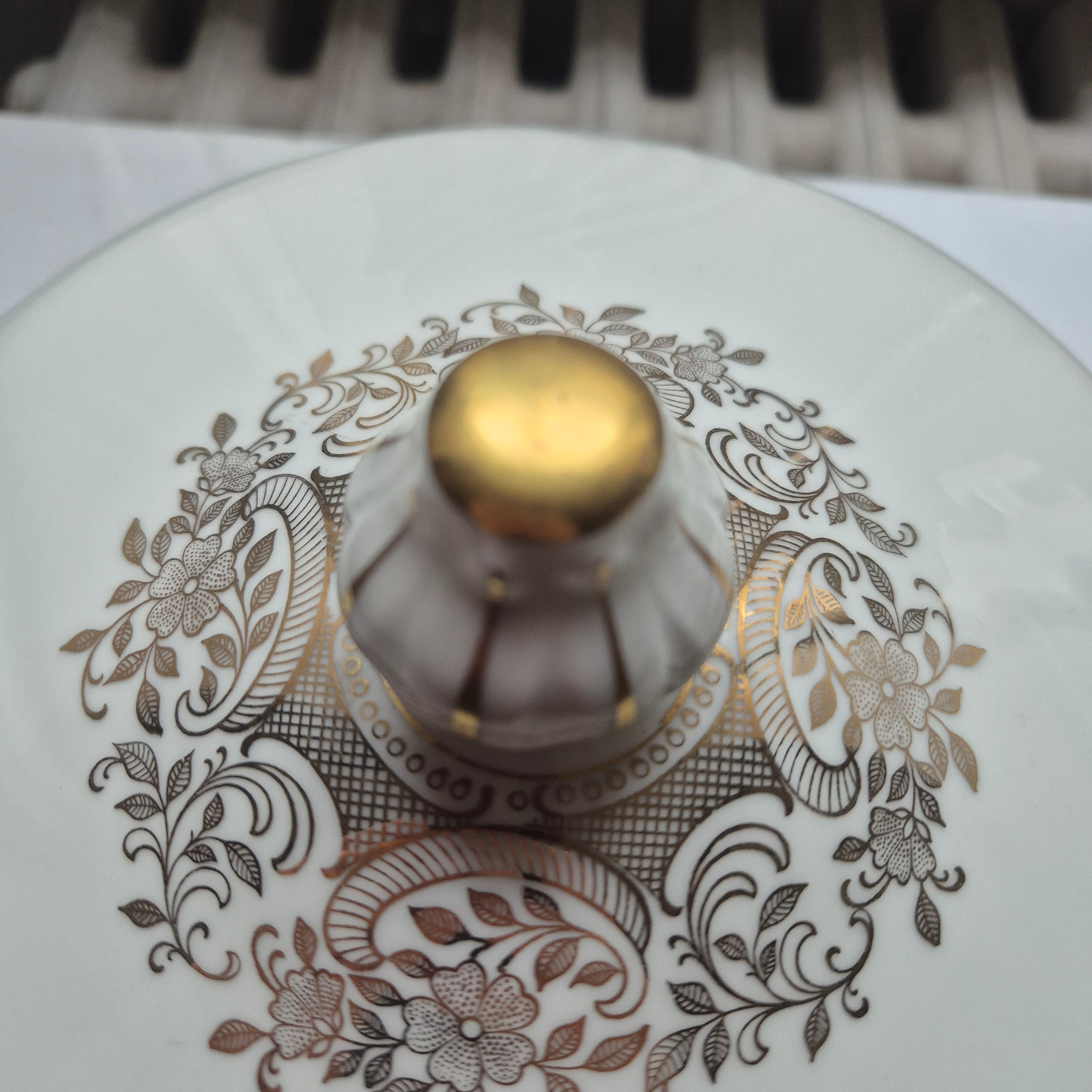Alte große Suppenterrine mit Deckel Vintage Bavaria Porzellan elfenbein gold